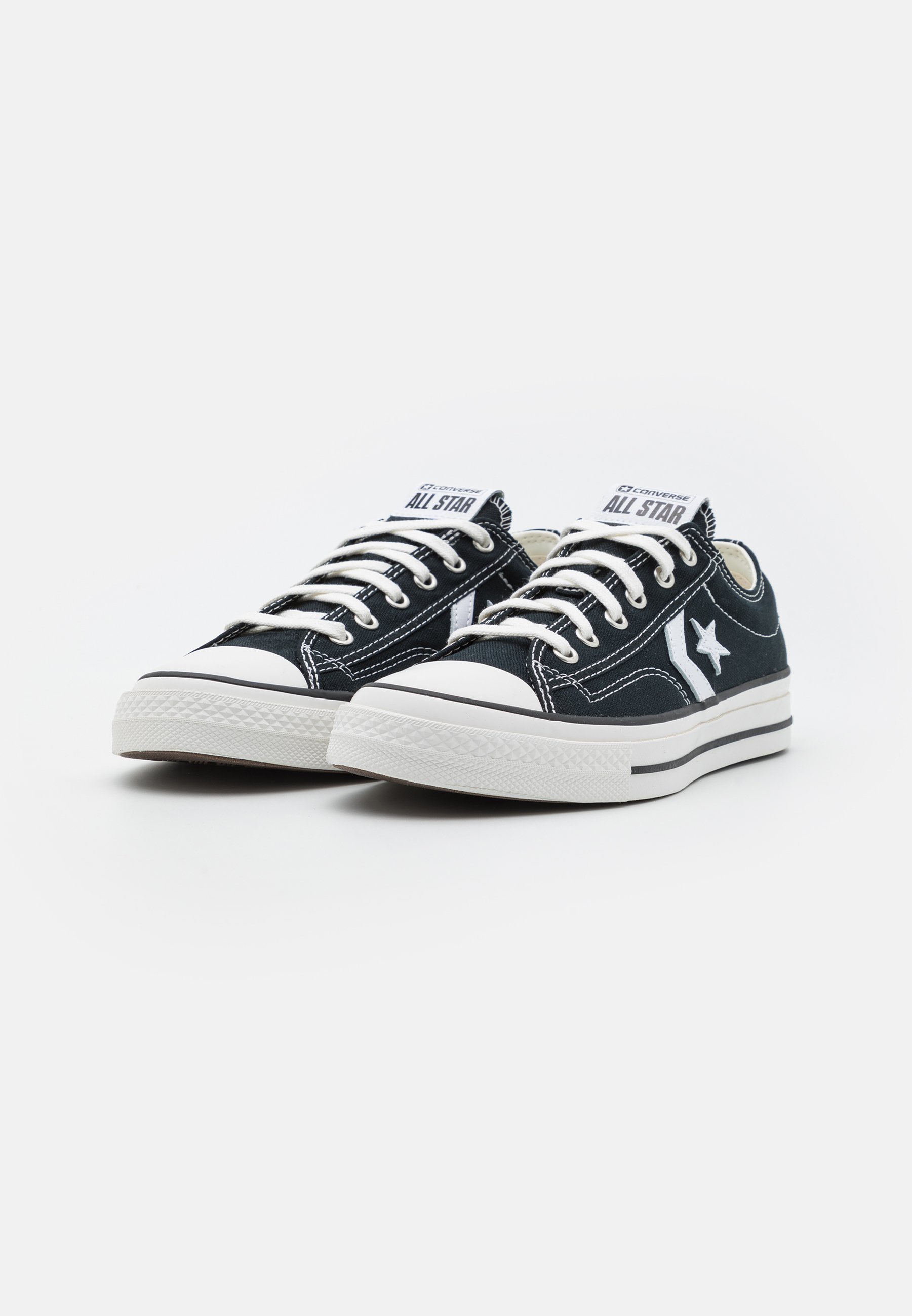 Converse Lave Sneakers