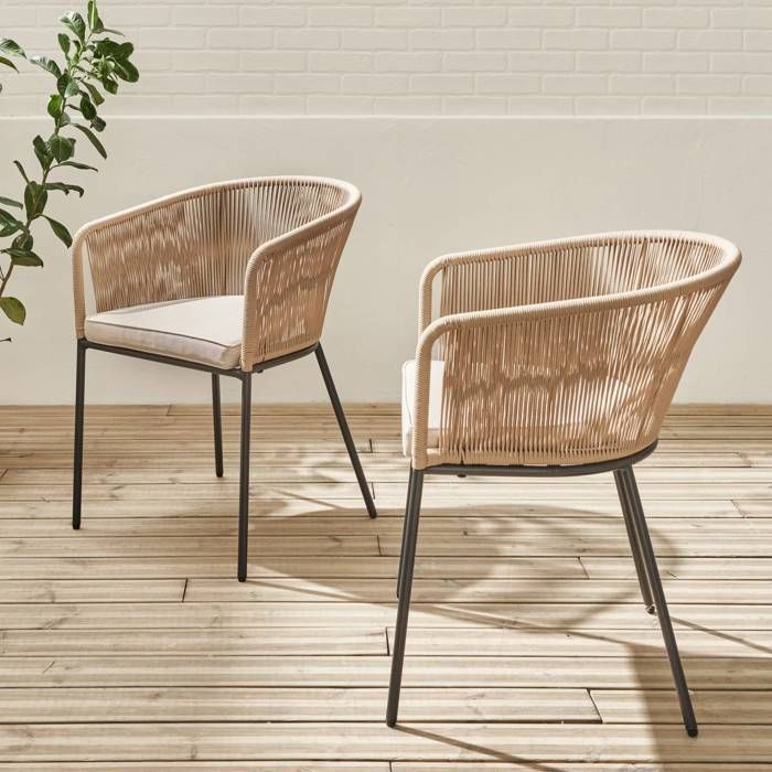 Juego de 2 sillas de jardín de cuerda beige y acero galvanizado. Cojín beige.