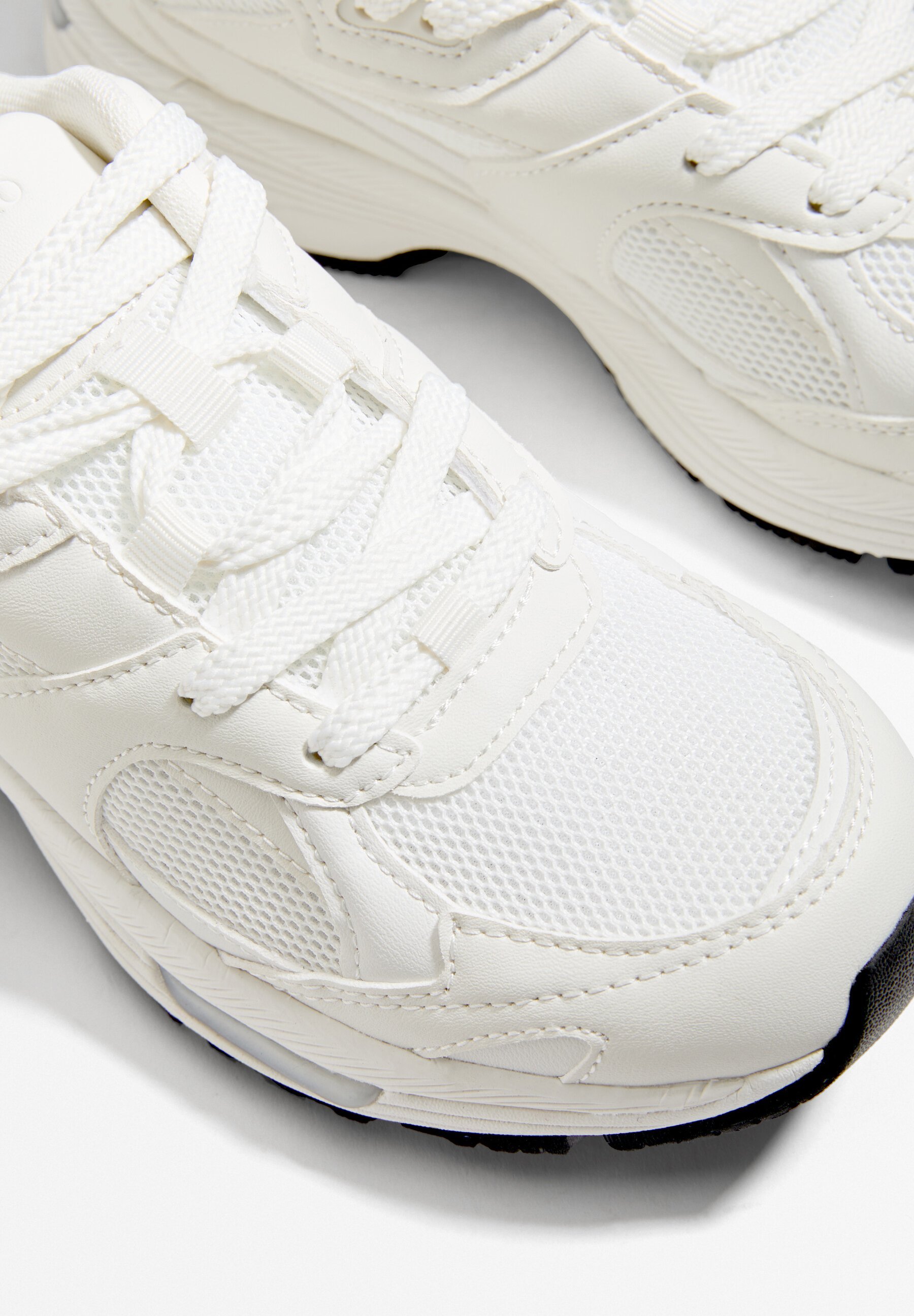 OYSHO RETRO RUNNING - Chaussure d'entraînement - blanche