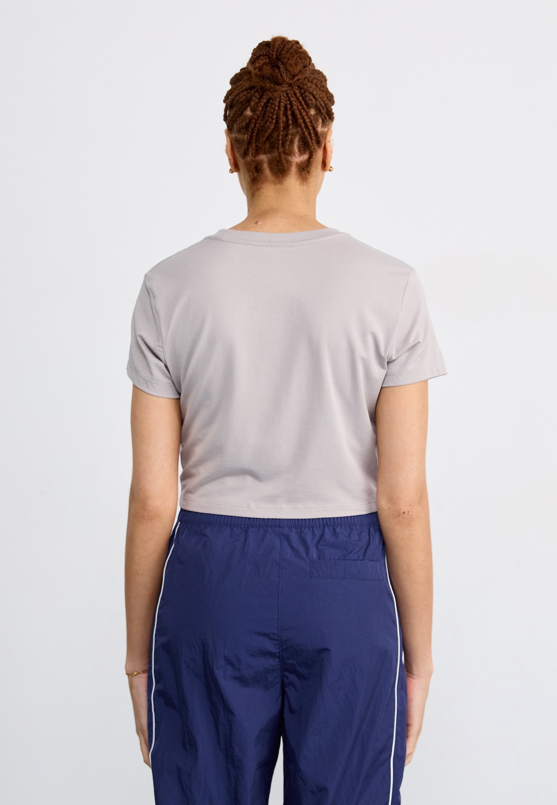 Nike Sportswear CROP - Základné tričko - vysokoškolská sivá/plachtová