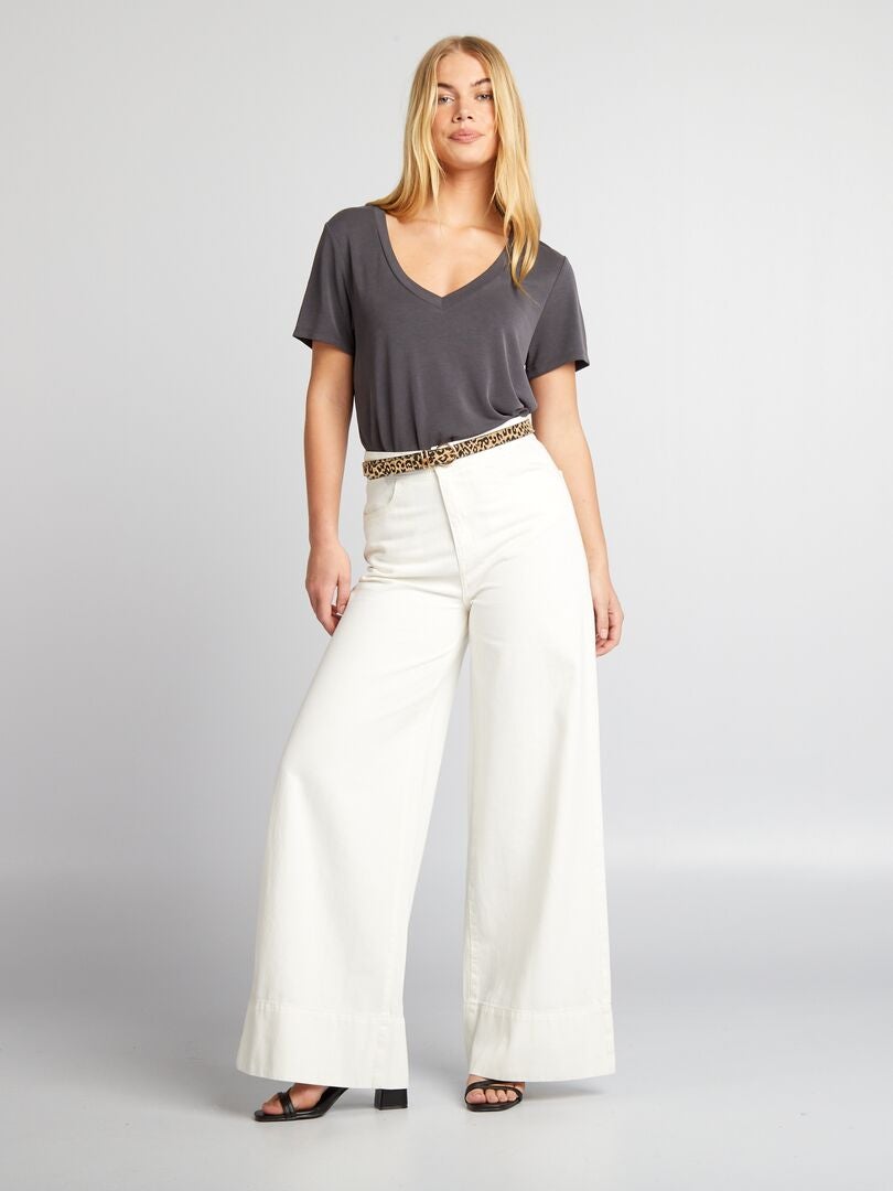 Stretch T-shirt met V-hals - ZWART