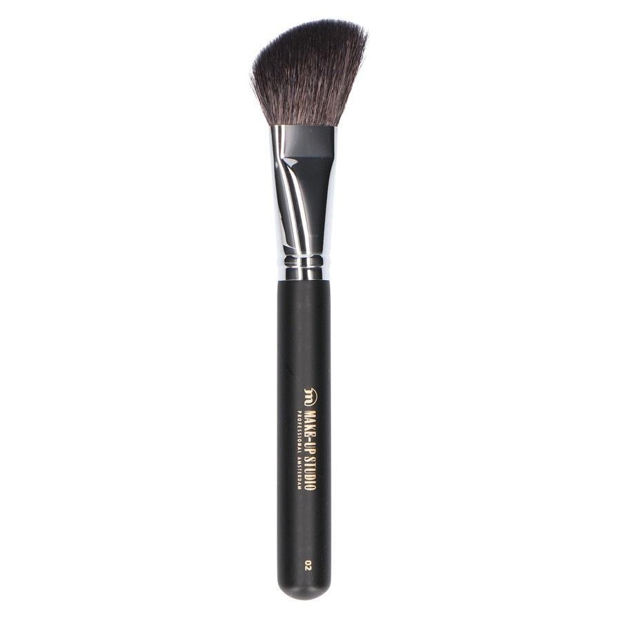 Makeup Studio Blush Brush 2 – Angled – 1 piece