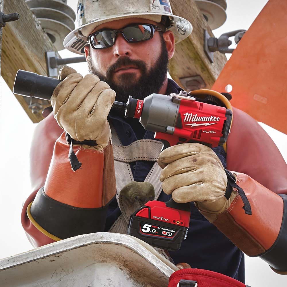 MILWAUKEE 18 V-os FUEL ütvefúró-csavarozó 7/16 hüvelykes egykulcsos M18ONEFHIWH716-0