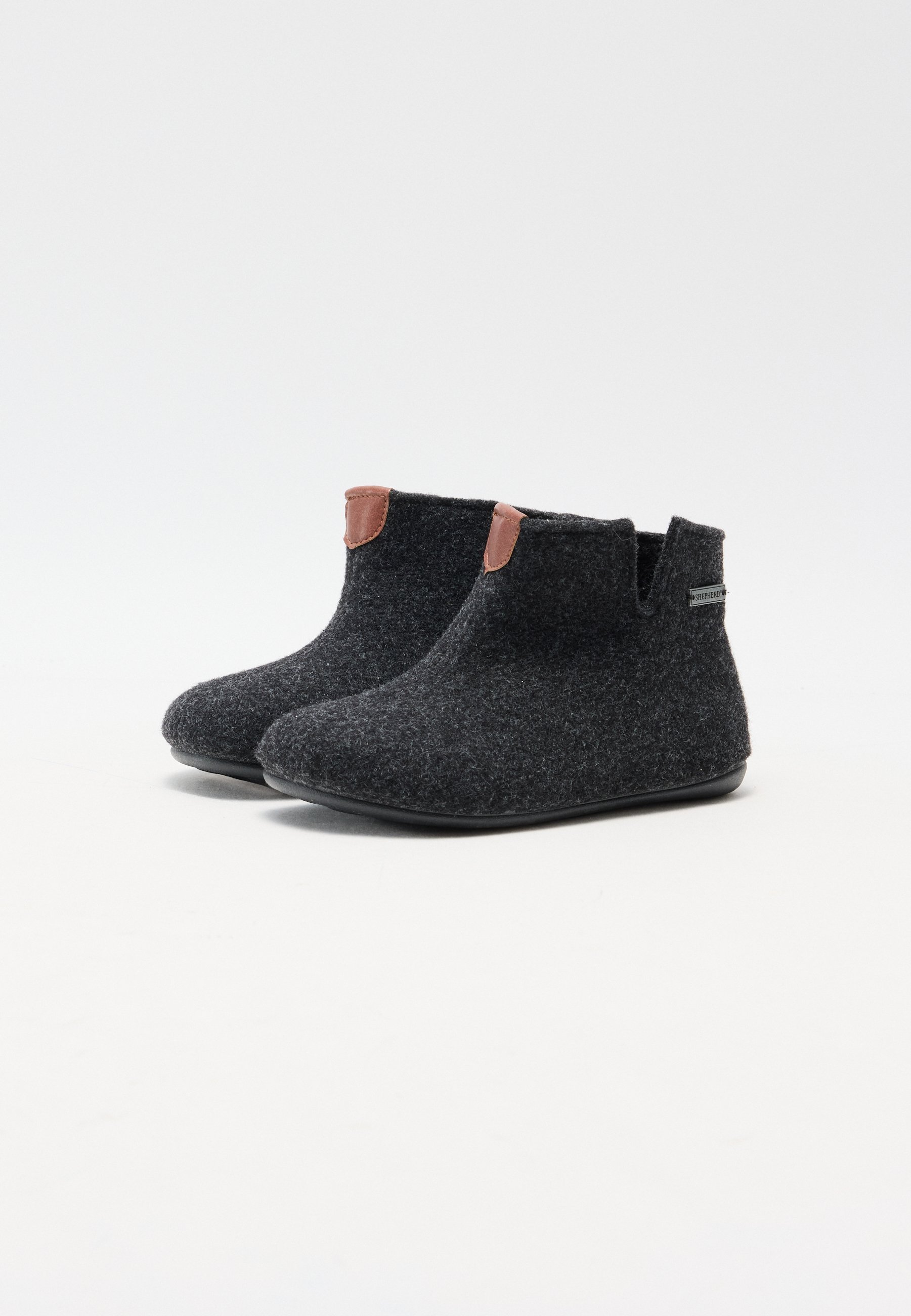 Shepherd UDDEBO BAREFOOT UNISEX - Instappers - asfalt
