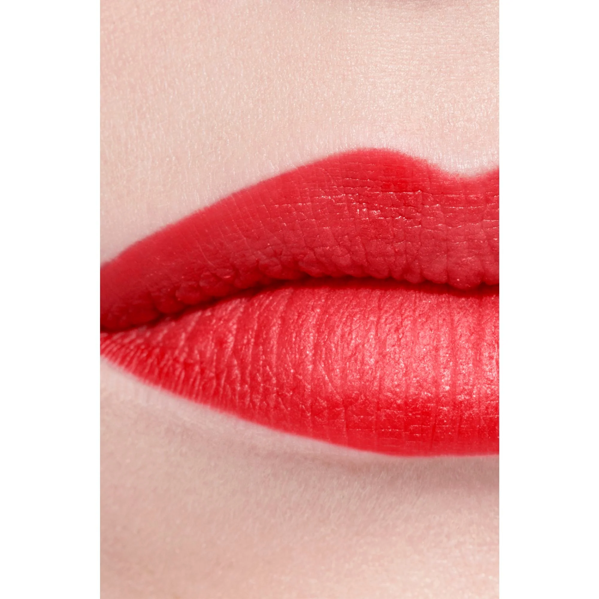 ROUGE ALLURE VELVET - IL ROSSETTO VELLUTATO LUMINOSO