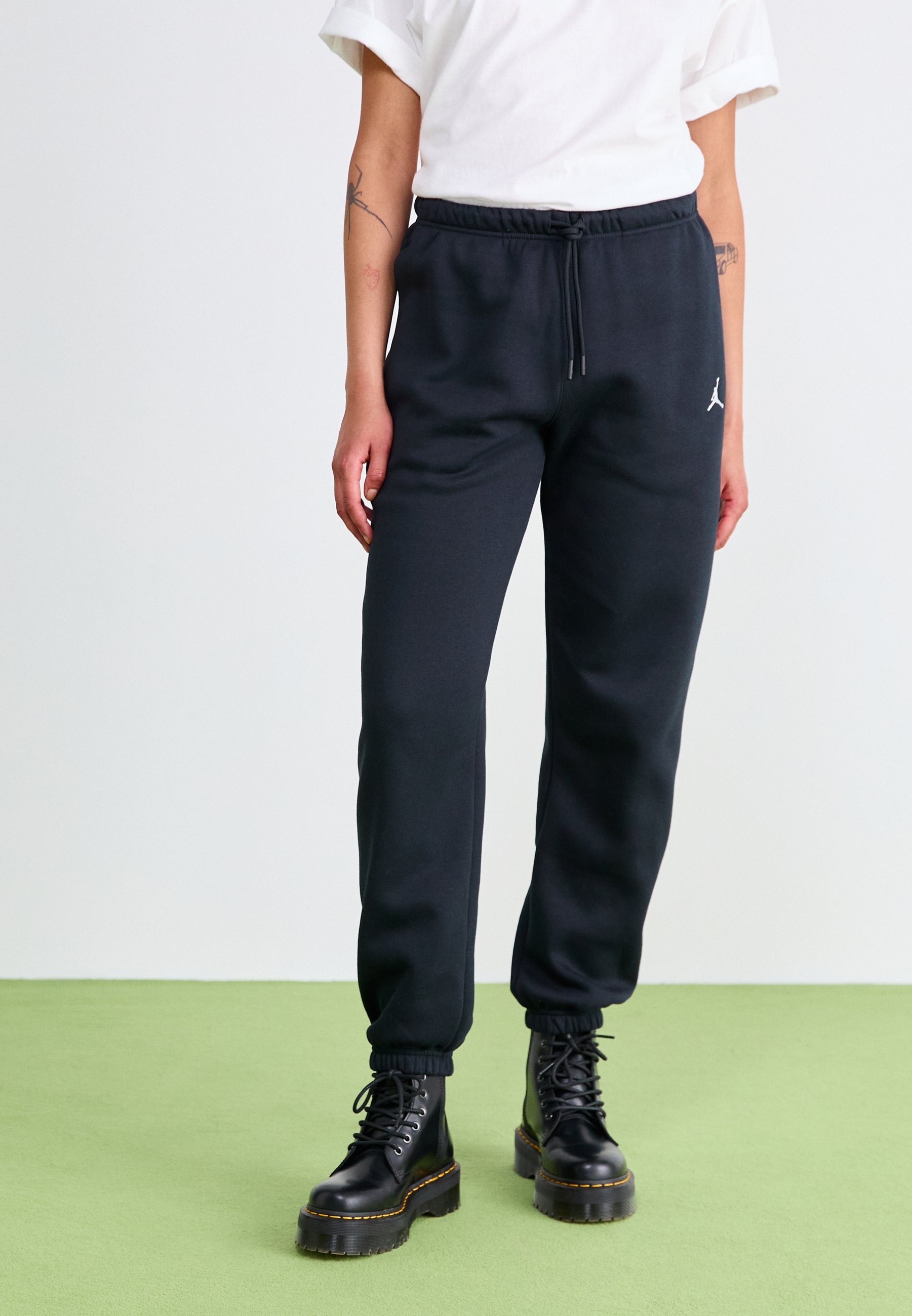 Jordan JORDAN BROOKLYN FLEECE - Spodnie dresowe - czarno-białe