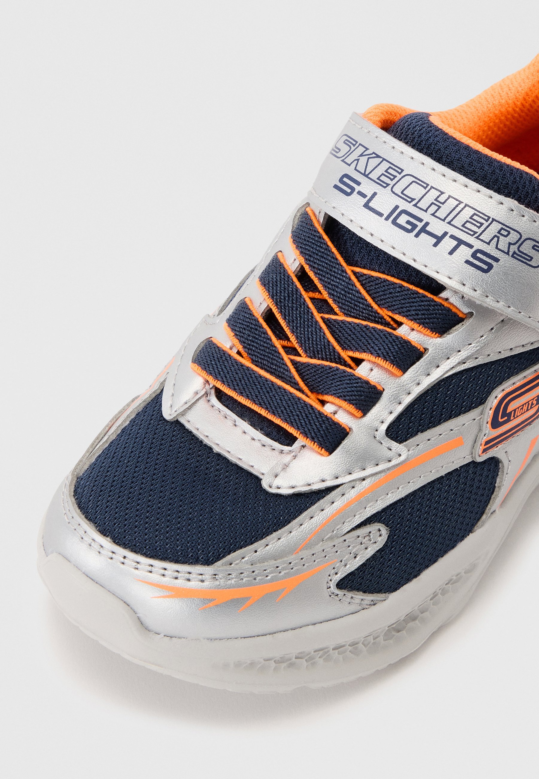 Skechers METEOR - Sneakers - zilverkleurig/marineblauw/oranje