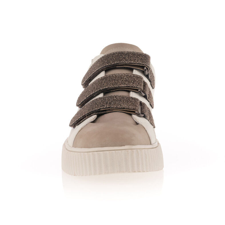 Zapatillas deportivas para mujer color beige.
