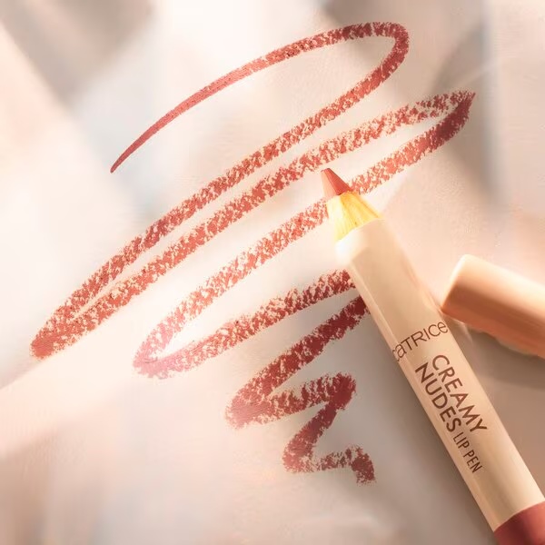 „Catrice Creamy Nudes“ lūpų pieštukas „040 Cinamono ir prieskonių“ 1,2 g