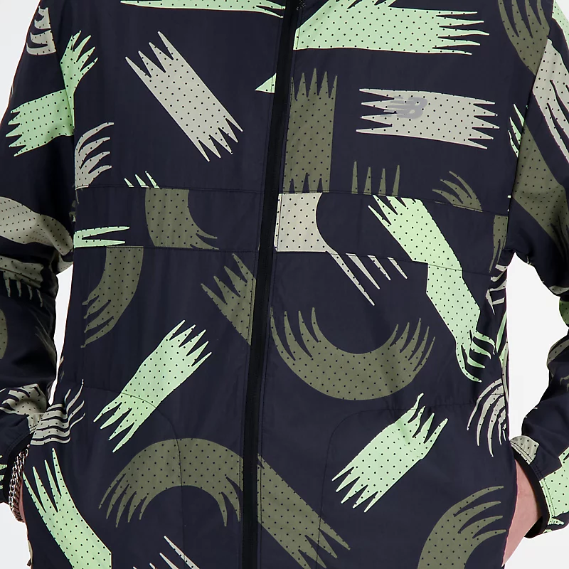 Jaqueta de corrida masculina NB Athletics Packable London Edition Print – PRETA/MULTIFUNCIONAL