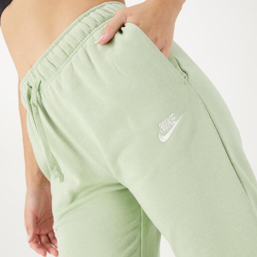  Nike Club