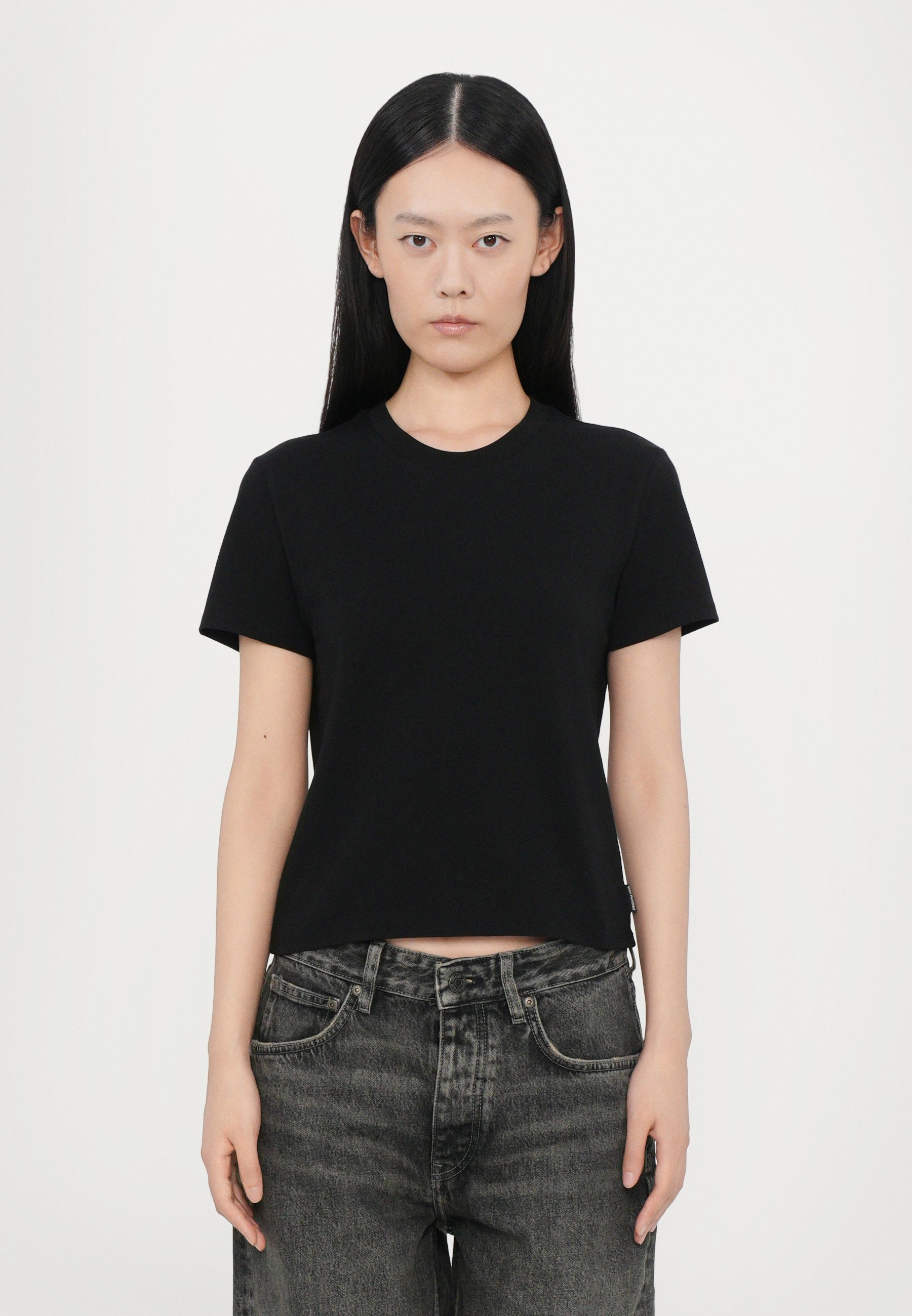 Won Hundred VERA - Osnovna majica - oprano črna