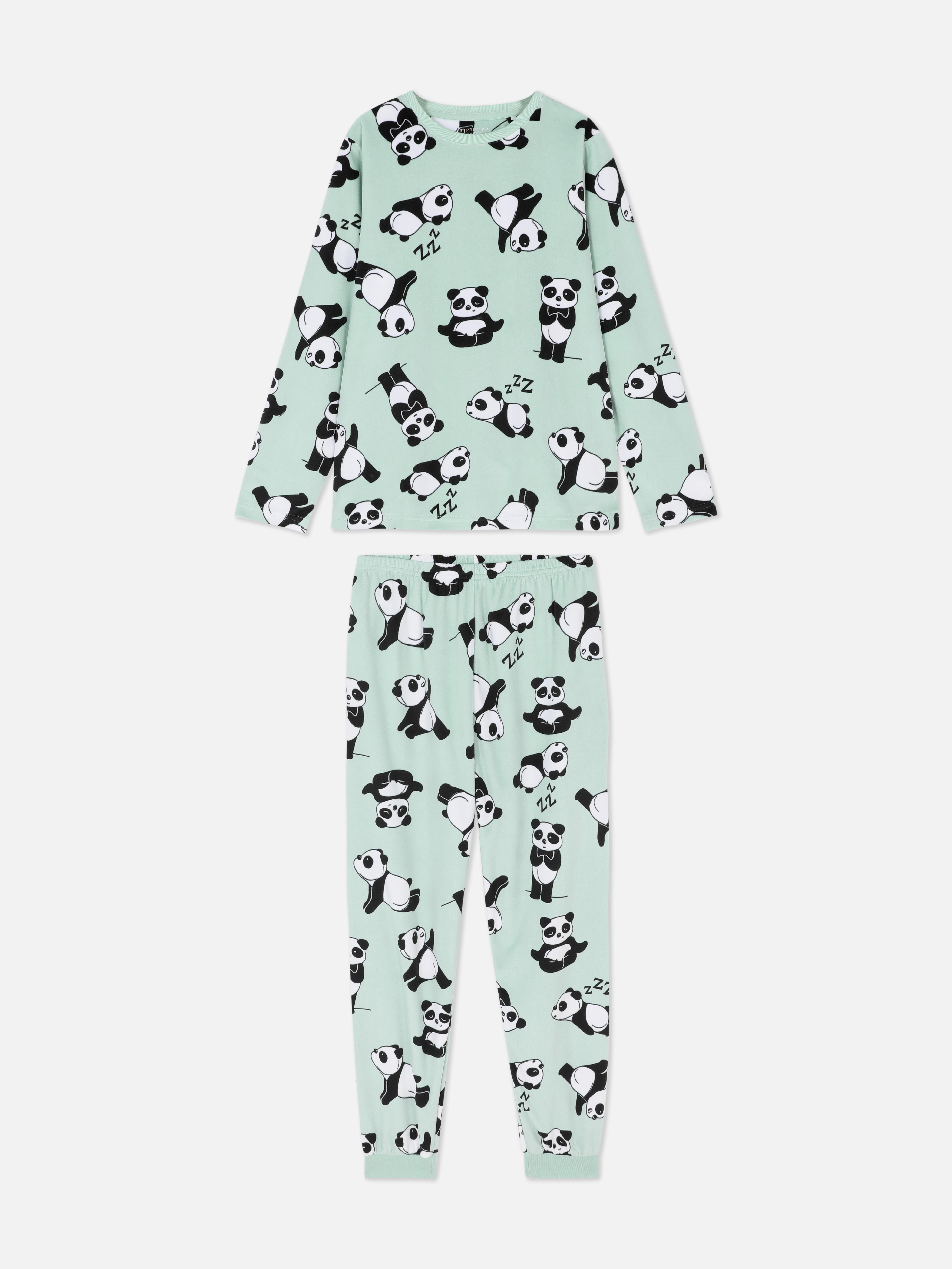 Langer Velourspyjama mit Panda-Print. Ein kuscheliger Pyjama mit langen Ärmeln, Bündchen an den Knöcheln und lässigem Charme.