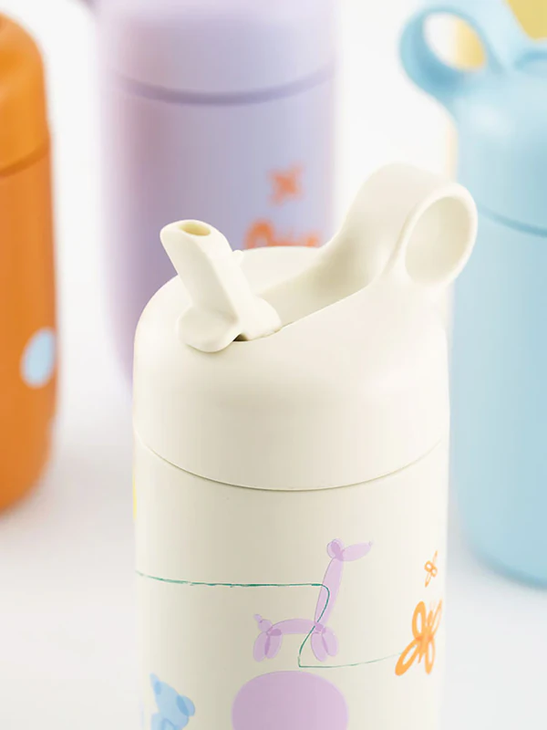 Garrafa de água infantil Equa Kids em aço inoxidável.