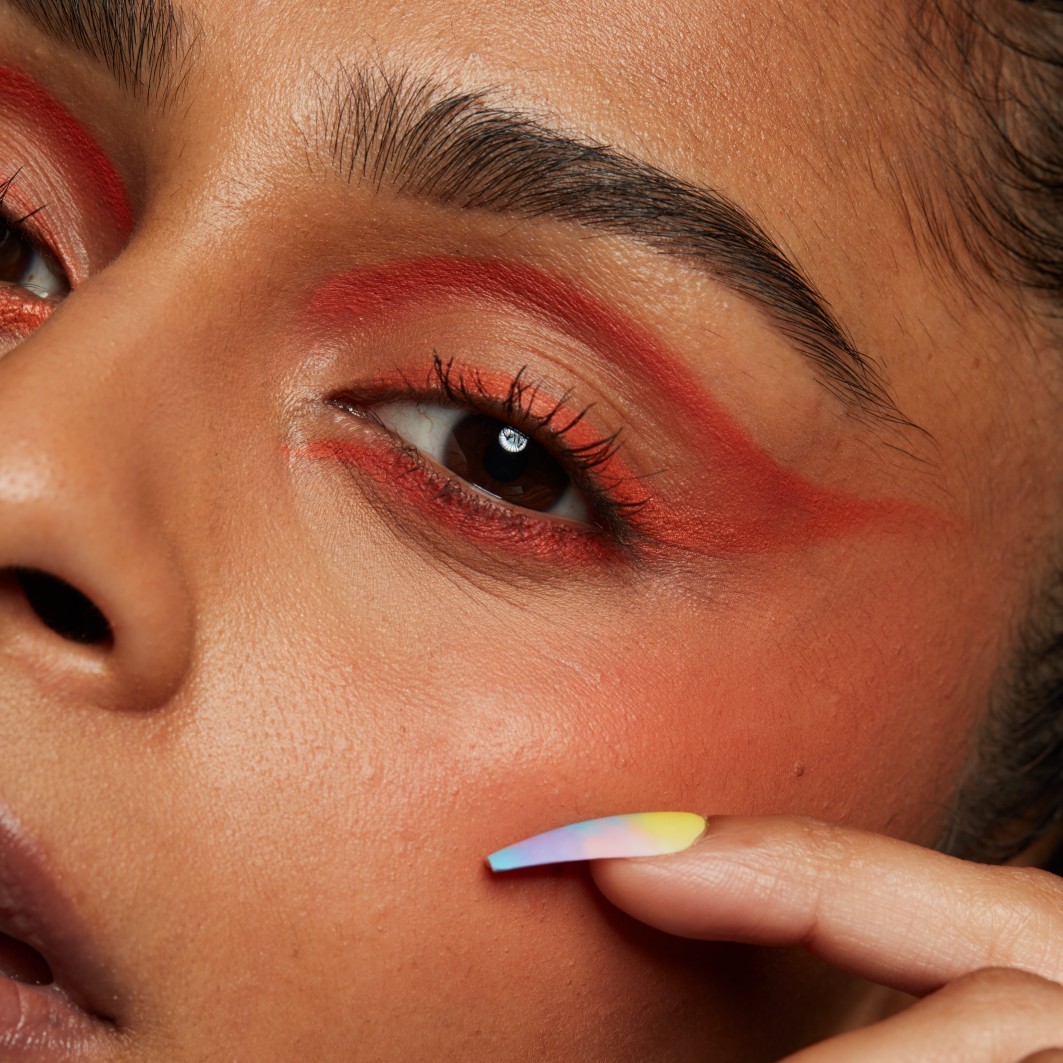 Črtalo za oči NYX Professional Makeup Epic Smoke, črtalo za oči in blender – 0,2 g