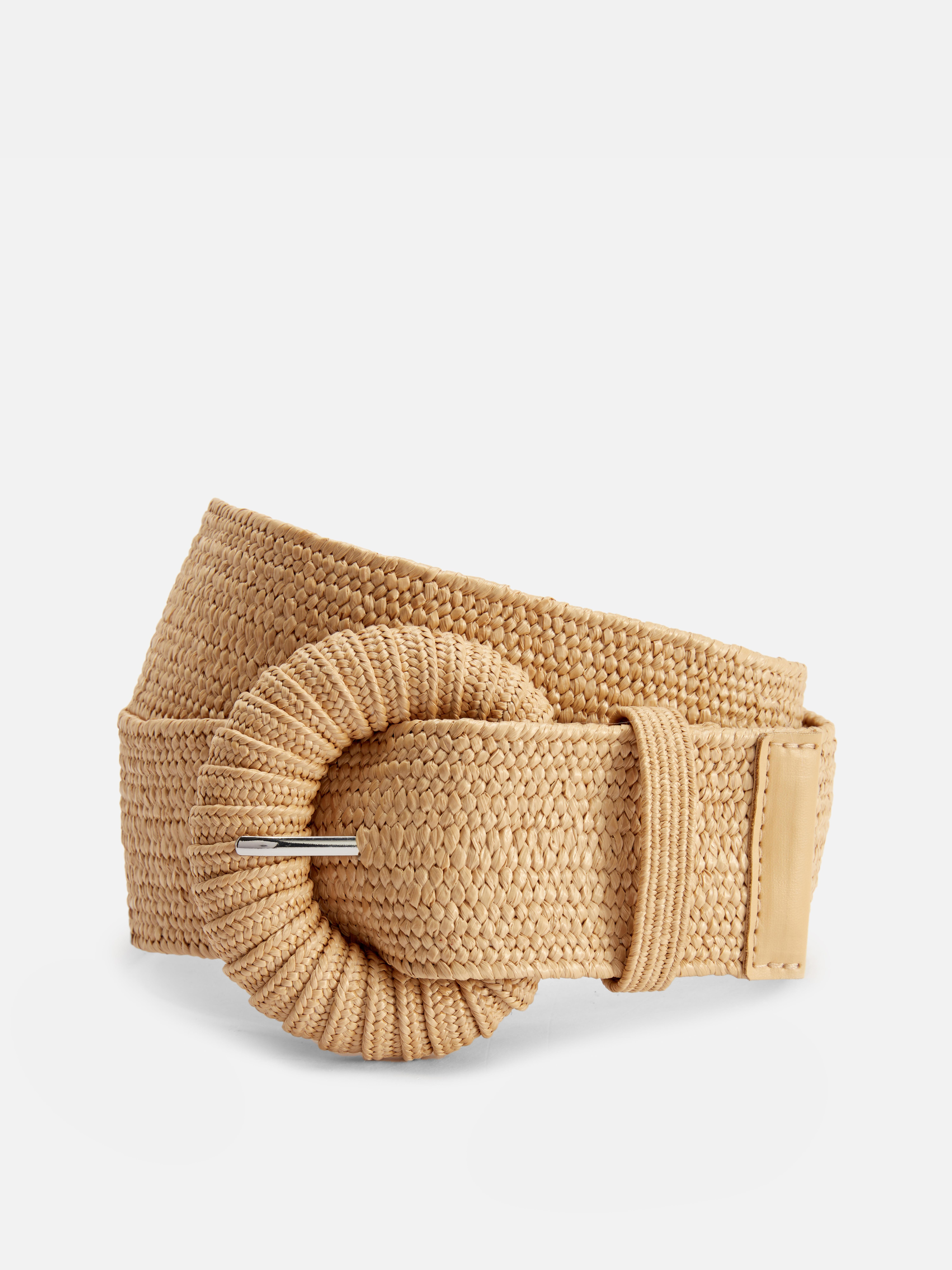 Curea țesută cu cataramă. Adeptă a stilului boho? Atunci această curea rustică este accesoriul potrivit pentru tine.
