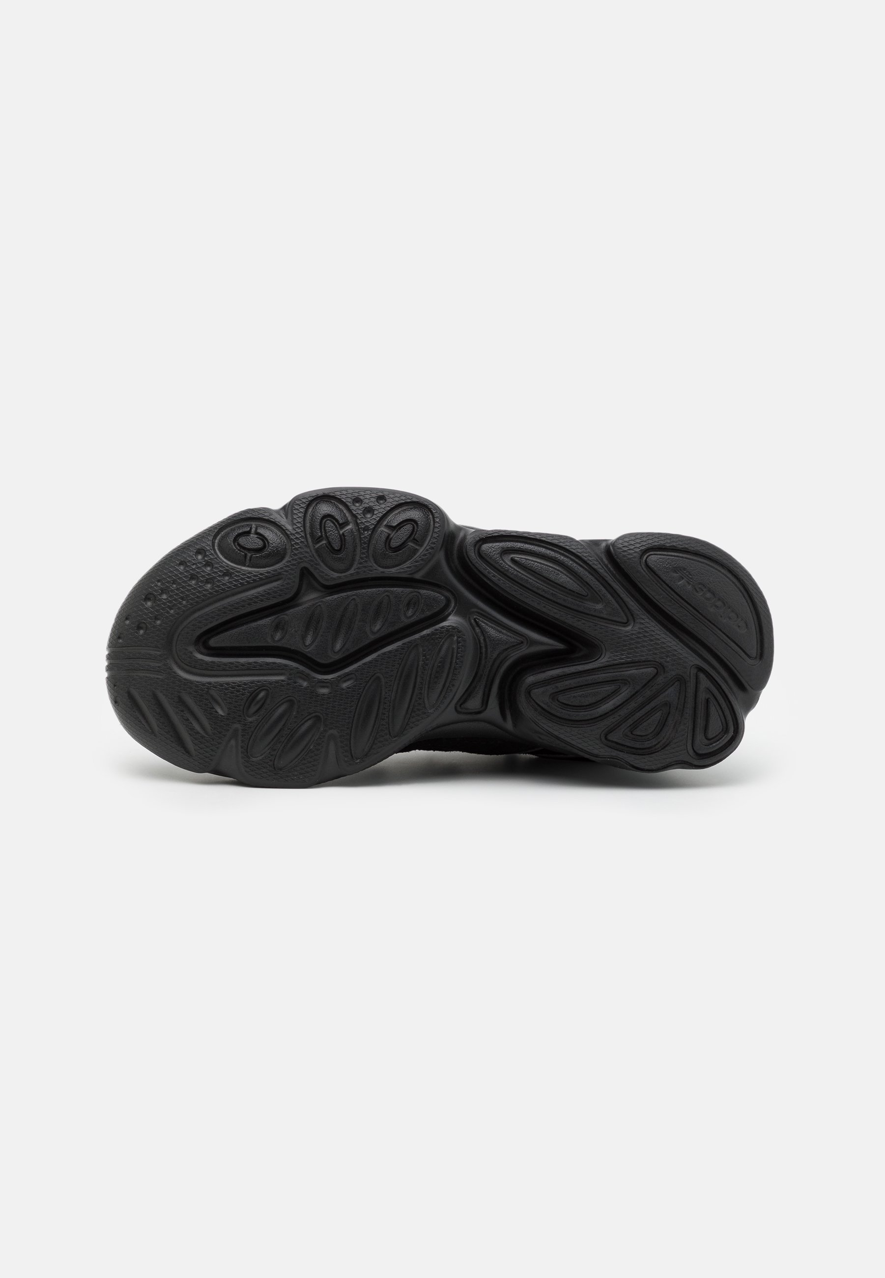 adidas Originals OZWEEGO - Edzőcipők - fekete/metálfényű