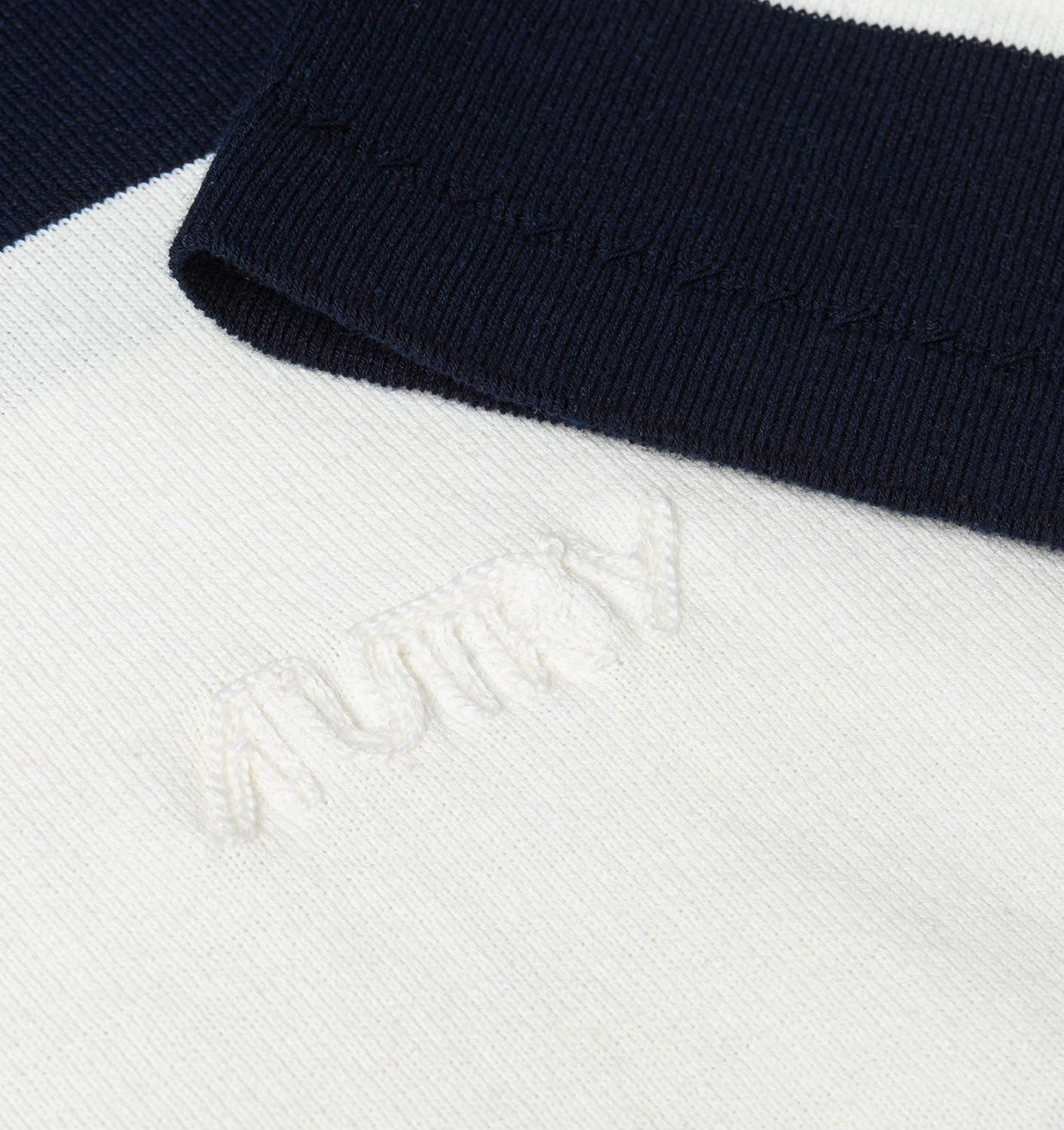TRICOU DIN CREP CU DUNGI ALBE ȘI ALBASTRU