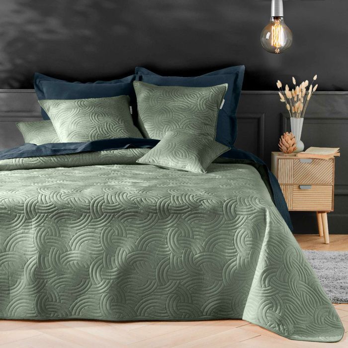 Copriletto trapuntato SOLANGE 240x260 cm + 2 copripiumini 60x60 cm – Velluto effetto pelle di pesca color cedro