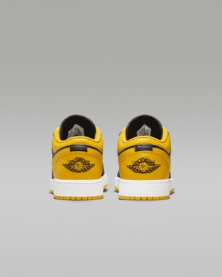 Air Jordan 1 Low Older Kids' Shoes