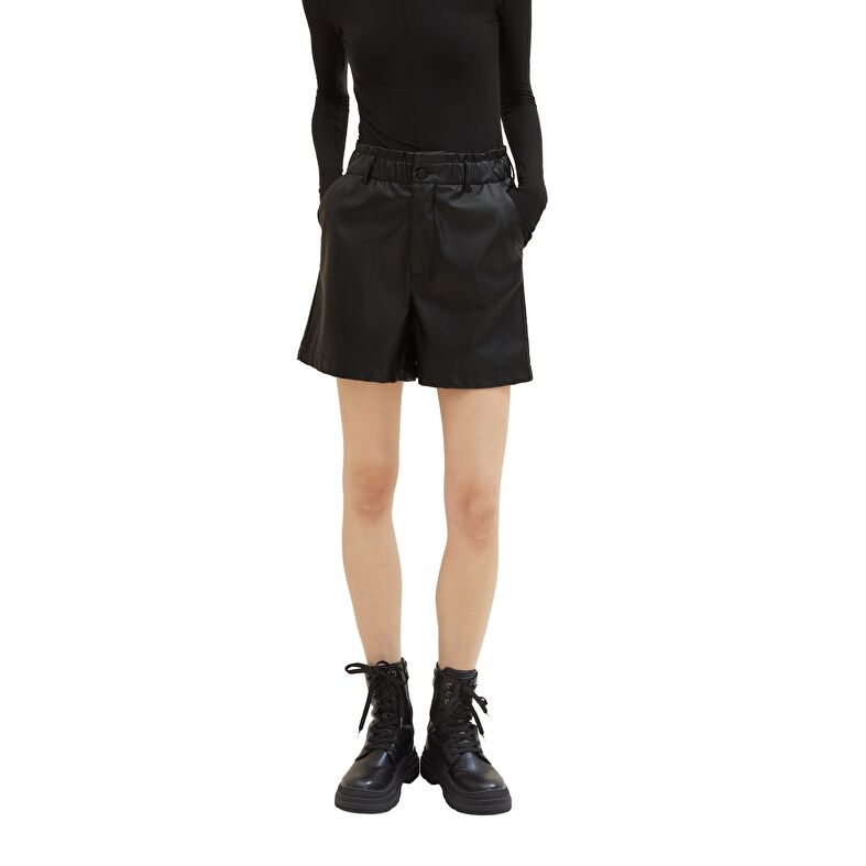 Svarte shorts for kvinner