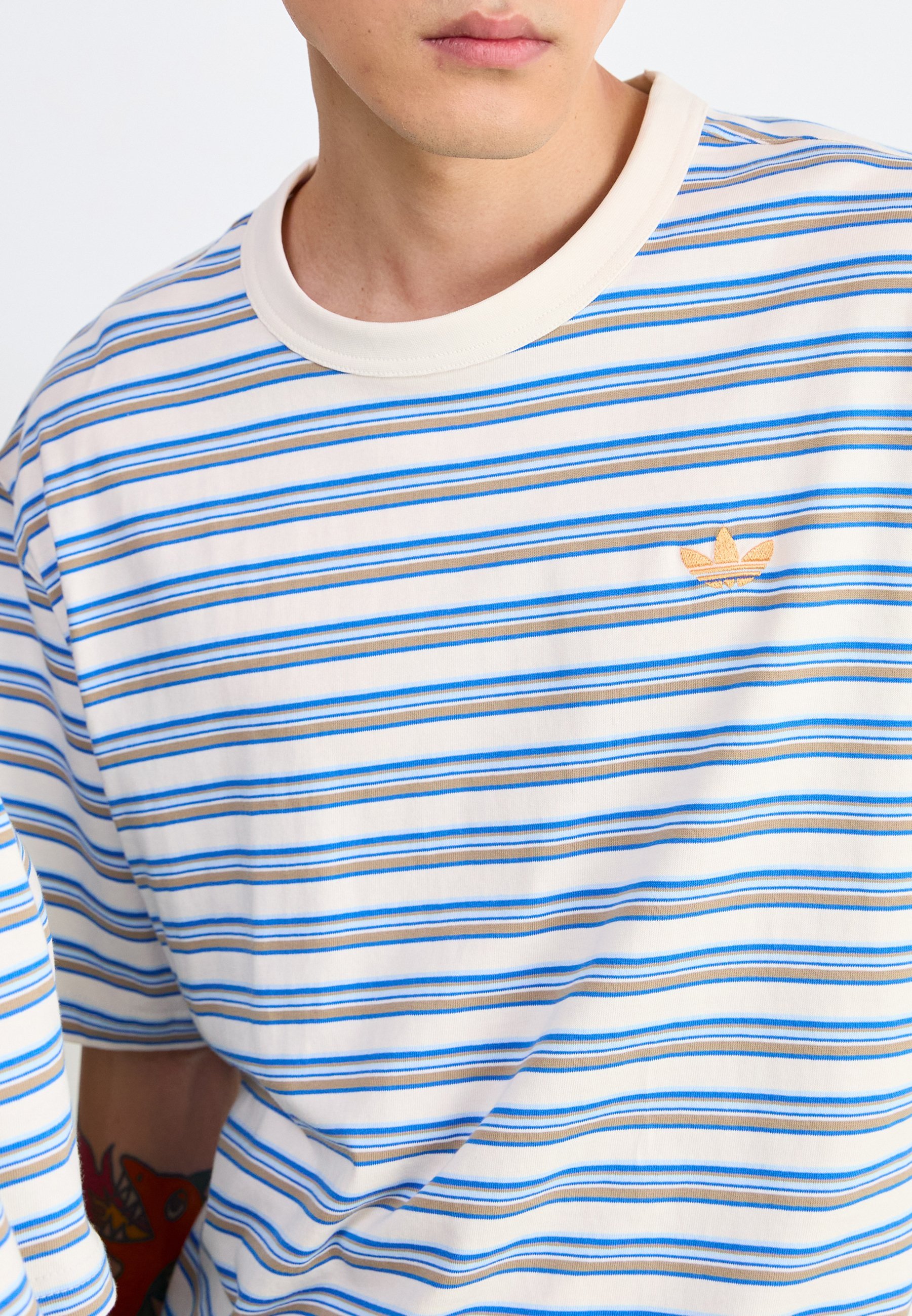 adidas Originals STRIPE TEE UNISEX - Printitud T-särk - mitmevärviline/valge kargo/udune oranž