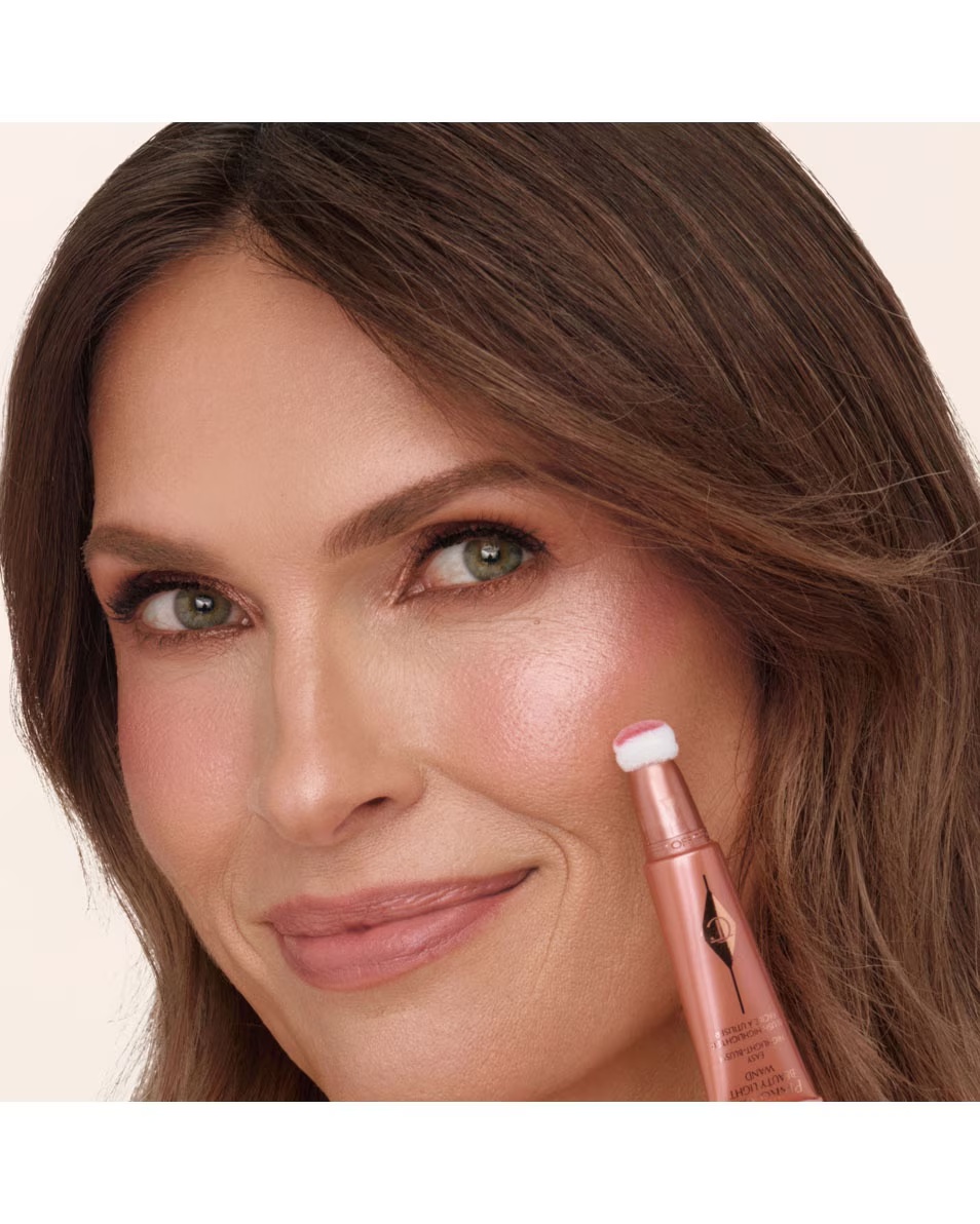 ШАРЛОТ ТИЛБЕРИ Аерограф Флавлесс ШАРЛОТ МИНИ ВИРАЛНЕ ИКОНЕ ЛЕПОТЕ