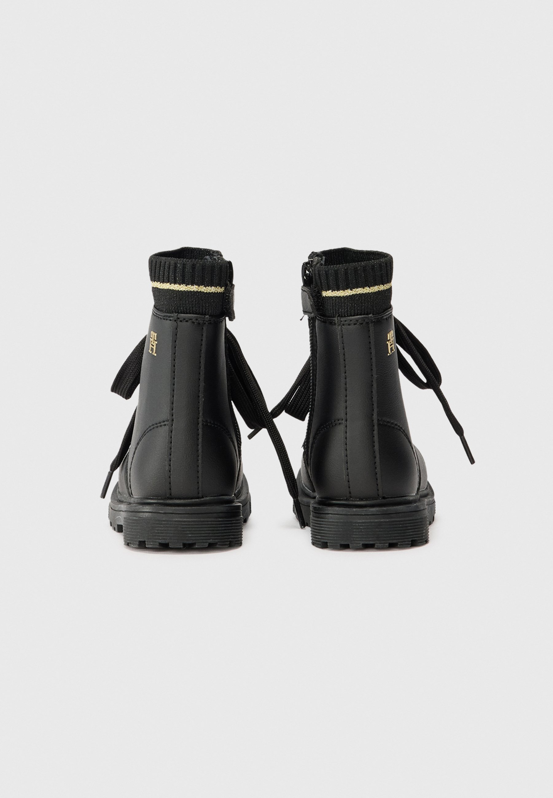 Tommy Hilfiger KETA UNISEX - Enkellaarsjes met vetersluiting - zwart