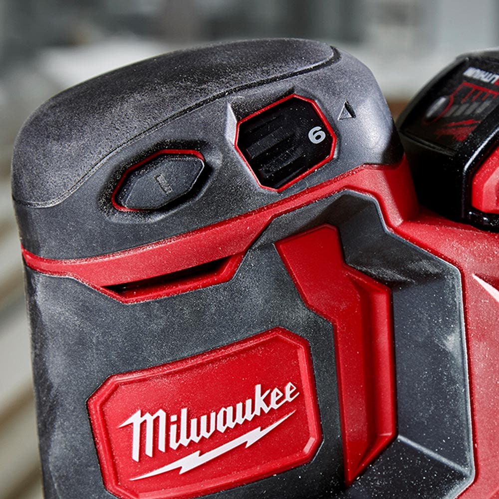 Esmerilhadeira de couro MILWAUKEE 18 V 125 mm M18BOS125-0