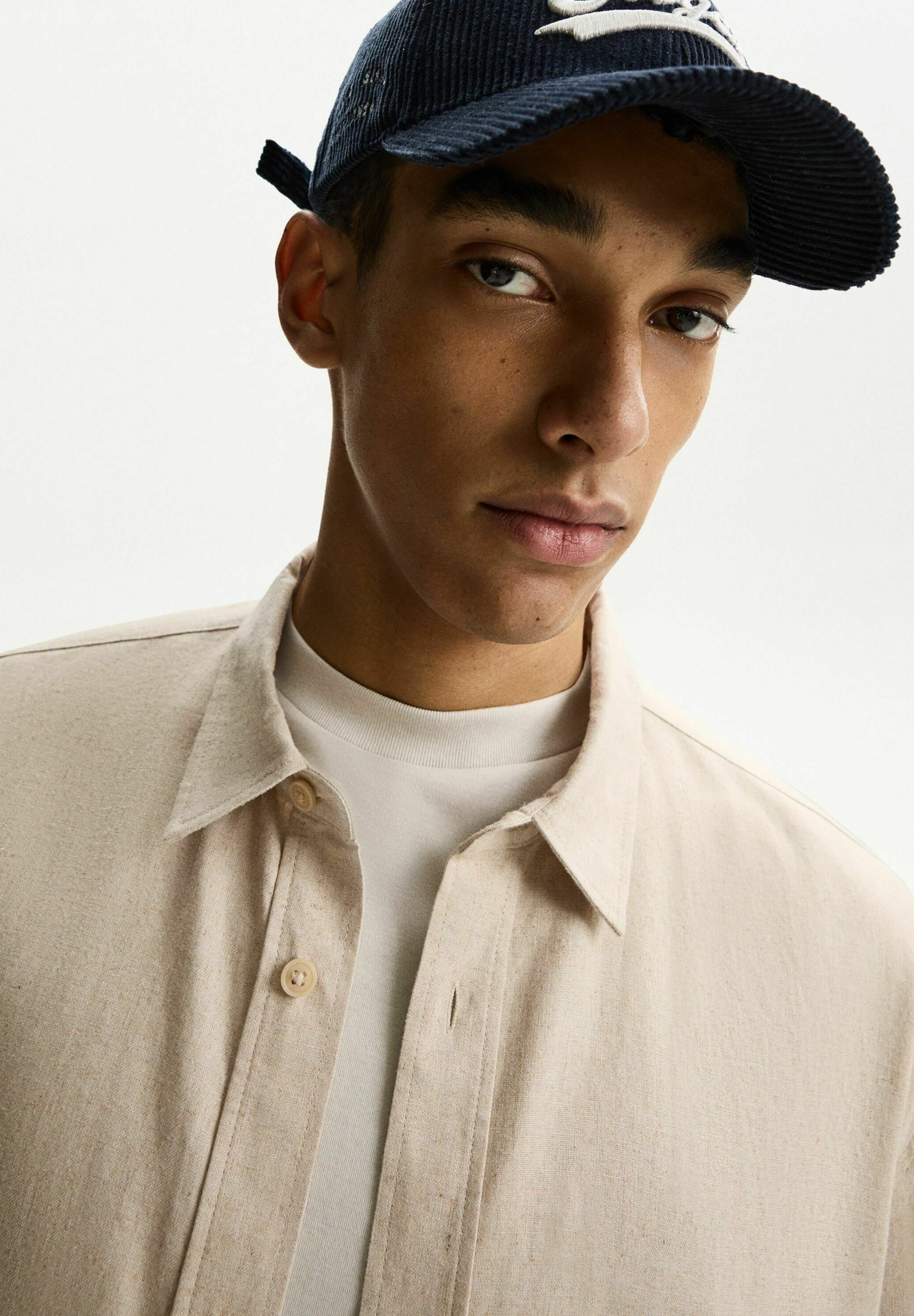 Camicia Bershka in misto lino - color sabbia