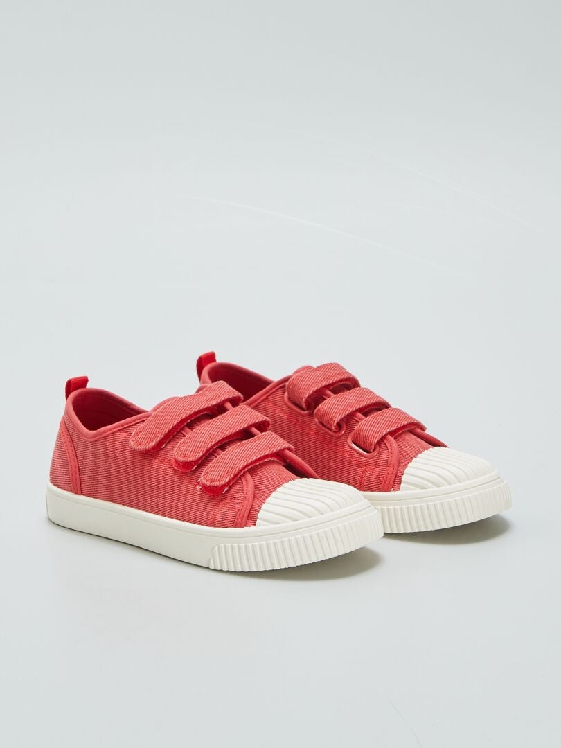 Tênis de cano baixo em lona jeans com rasgos - VERMELHO
