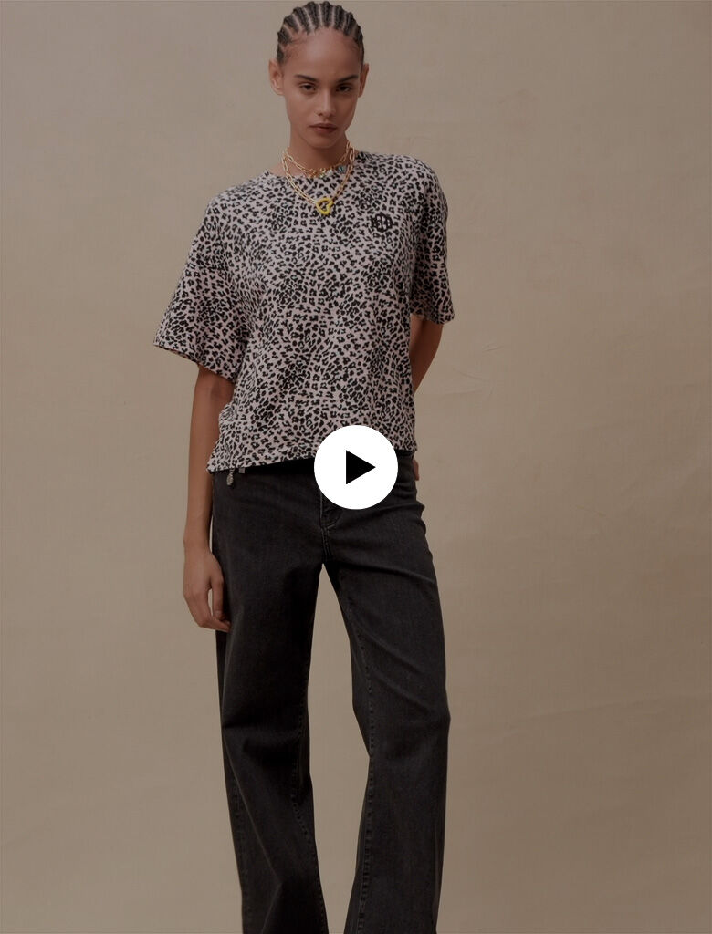Tricou din bumbac cu imprimeu leopard - Leopard roz