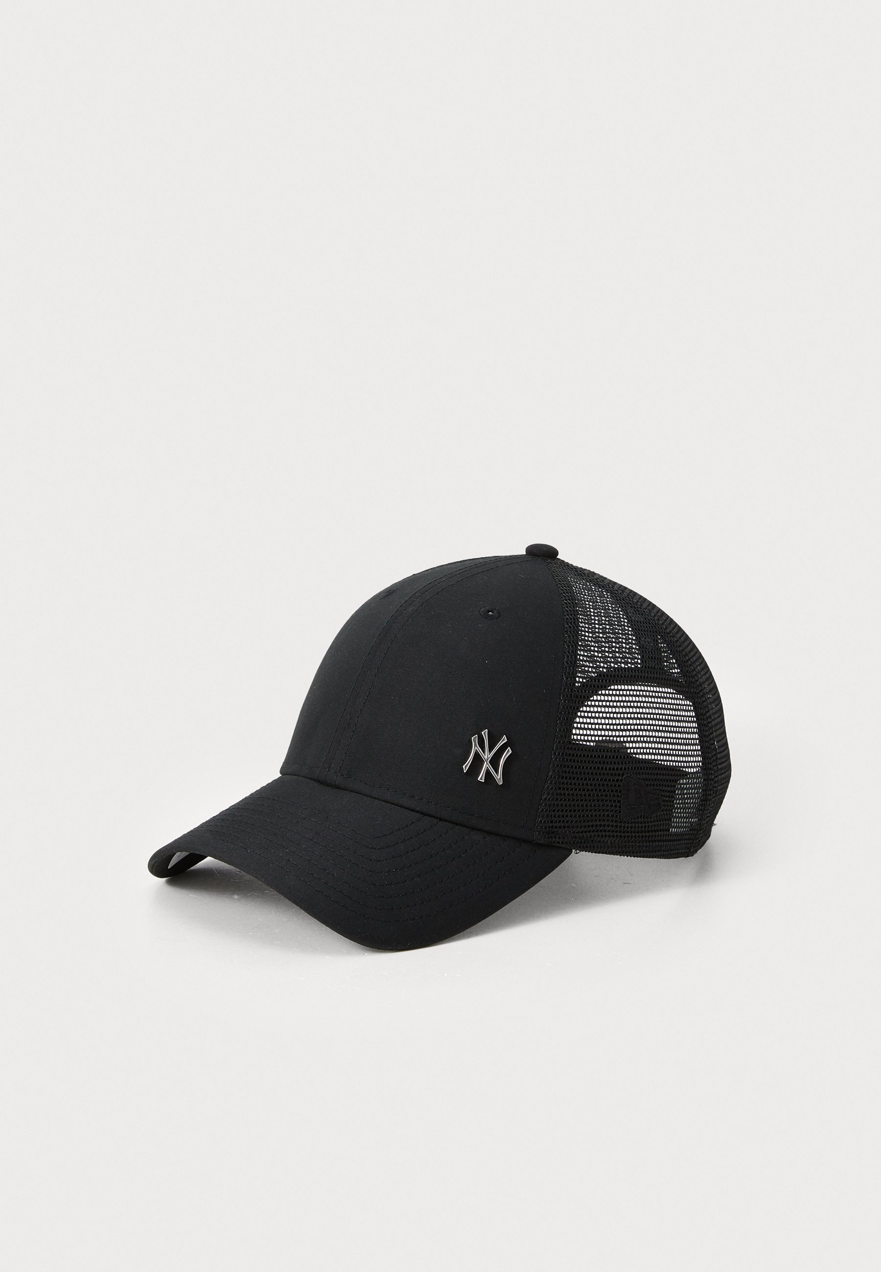 New Era petten