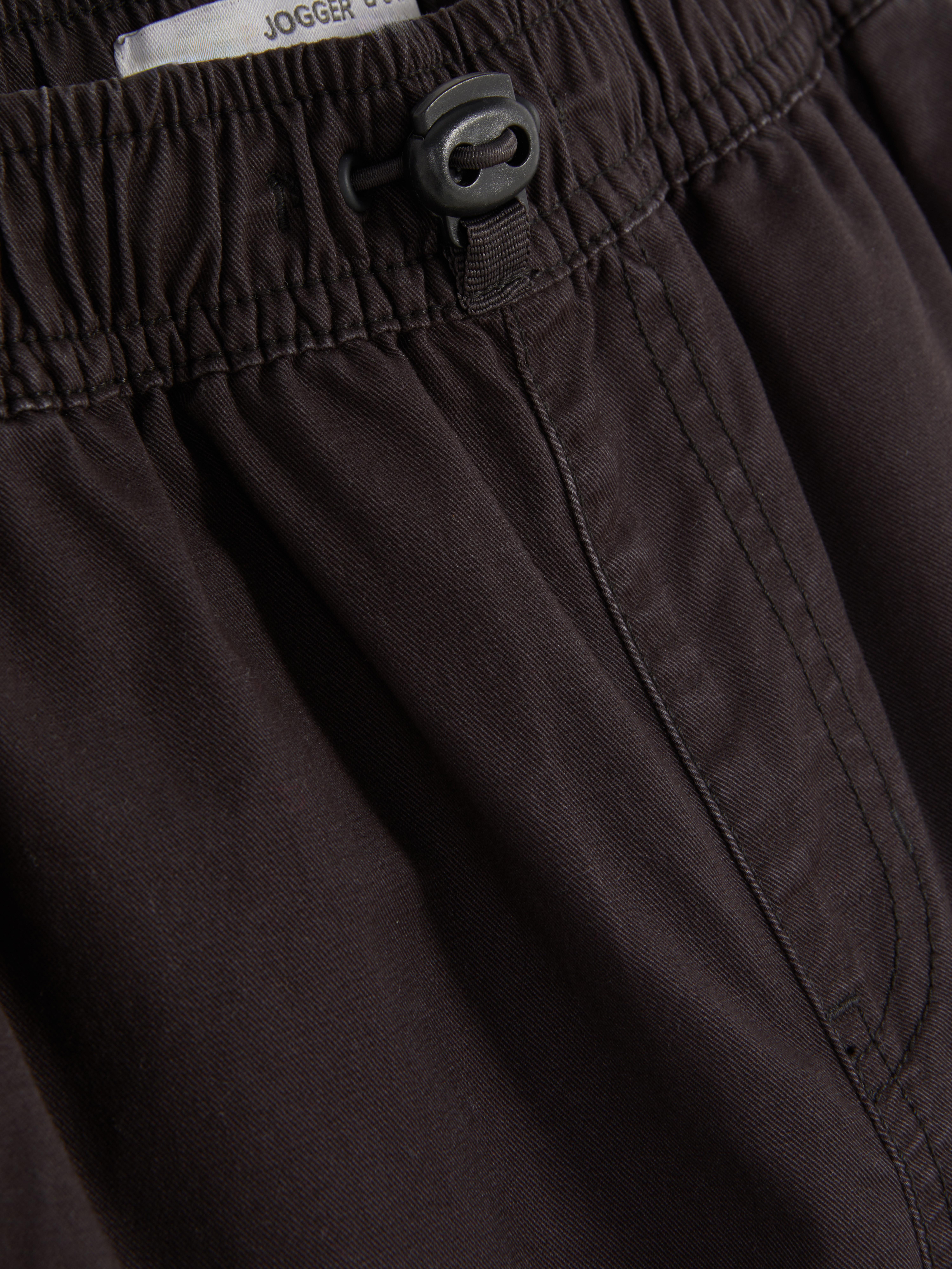 Cargohose mit verstellbarem Bund; Funktionshose mit verstellbarem Bund, Taschen und Bündchen an den Knöcheln