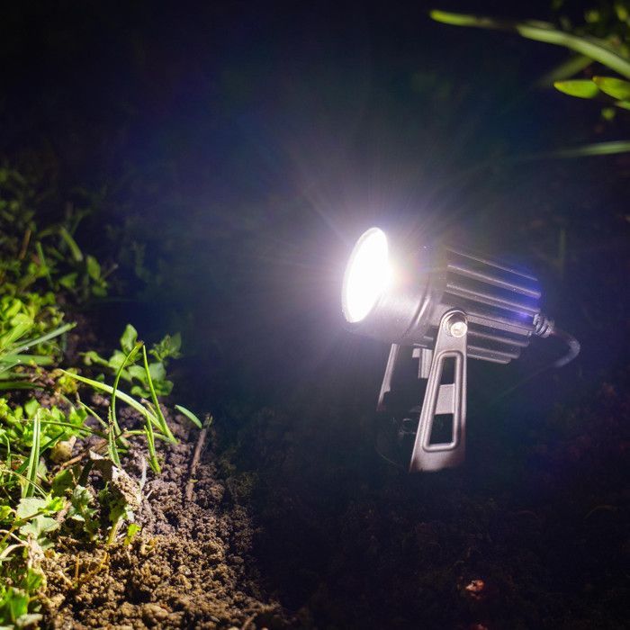 4 x LED-zonnespots met grondpennen - 3 meter kabel - Zonne-buitenverlichting voor tuin en pad - Verstelbaar - IP44 waterdicht