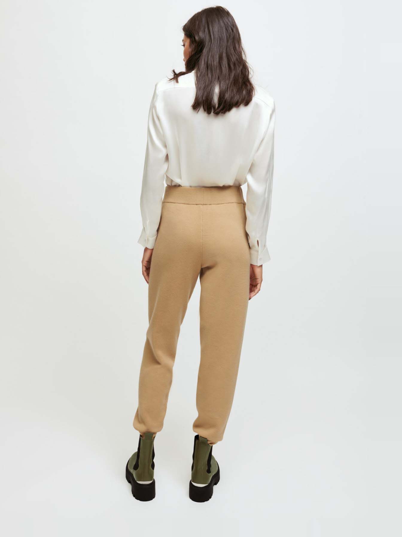 Pantaloni de trening tricotați în stil camel