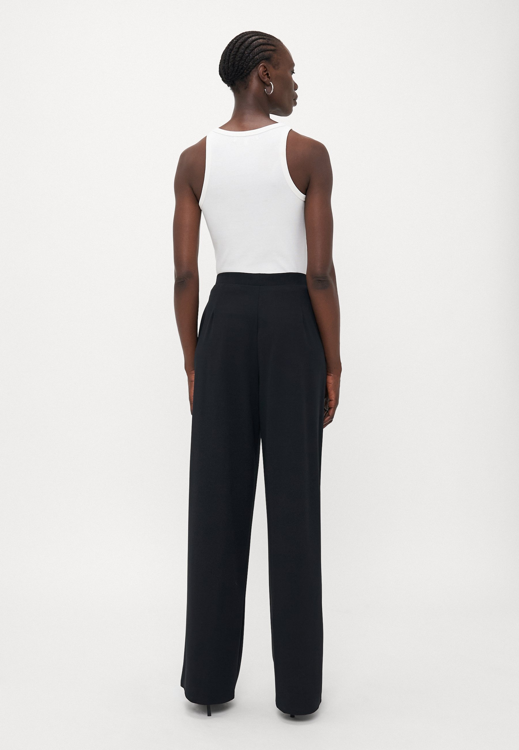 ONLY Tall ONLSANIA LIFE STRAIGHT - Pantaloni - neri