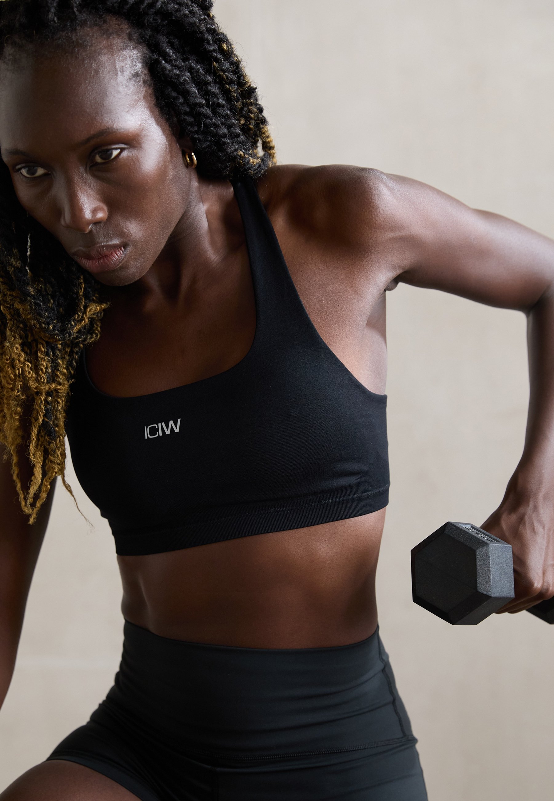 ICANIWILL SMOOTH SEAMLESS BH - Sportbeha met lichte ondersteuning - zwart