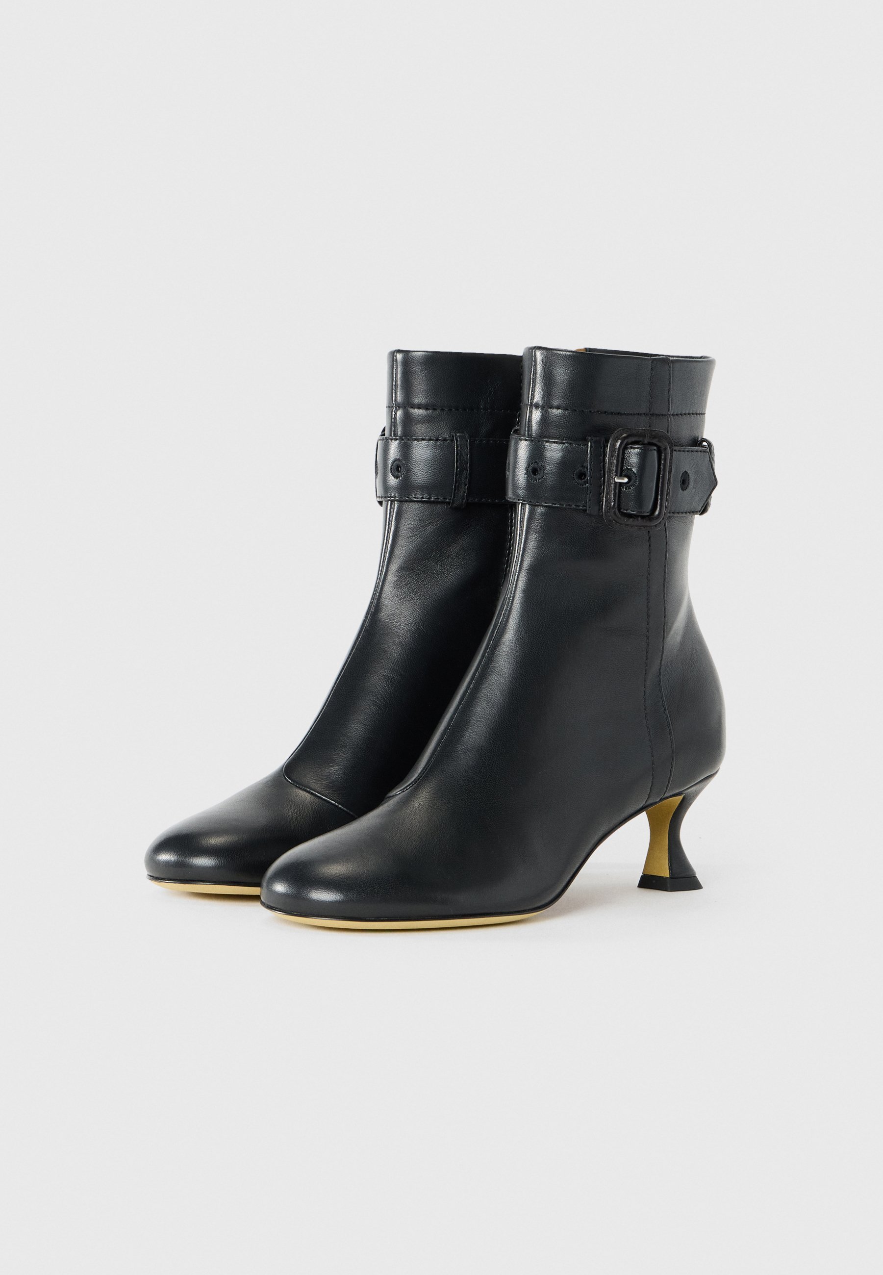 Bottines classiques MOSCHINO - noires