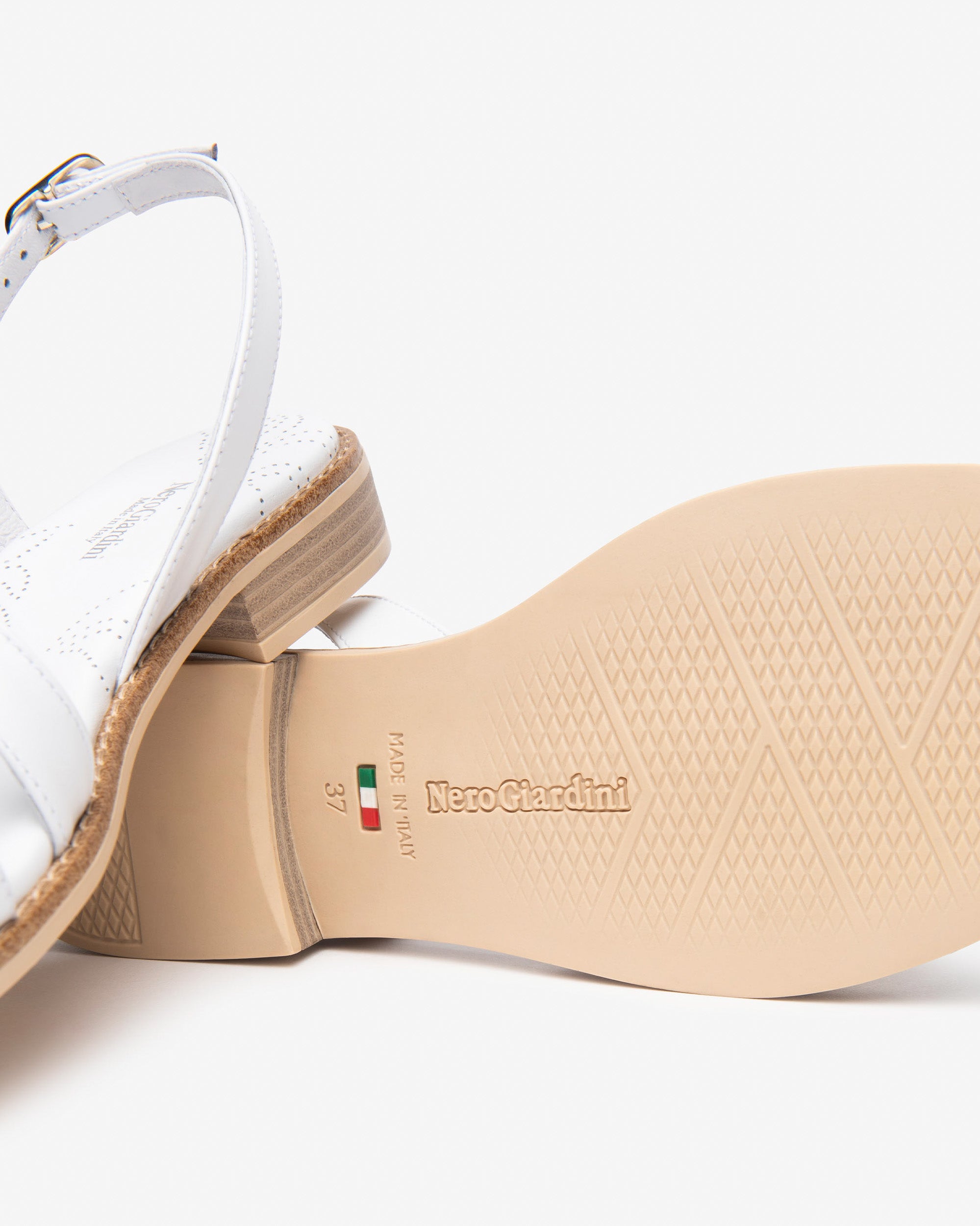  Sandales pour femmes en cuir et matières techniques