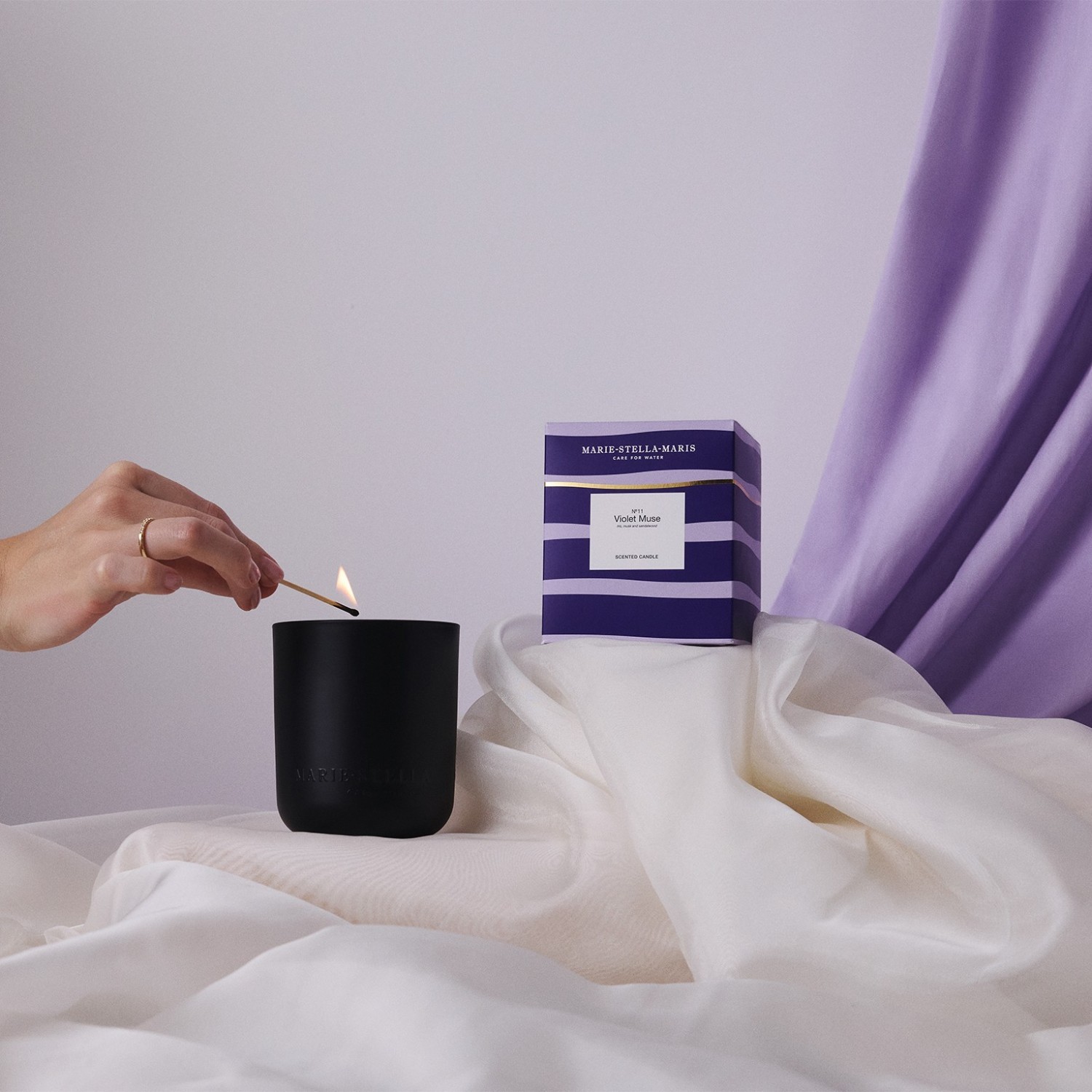 Marie-Stella-Maris Duftkerze „Violet Muse“ – 300 g