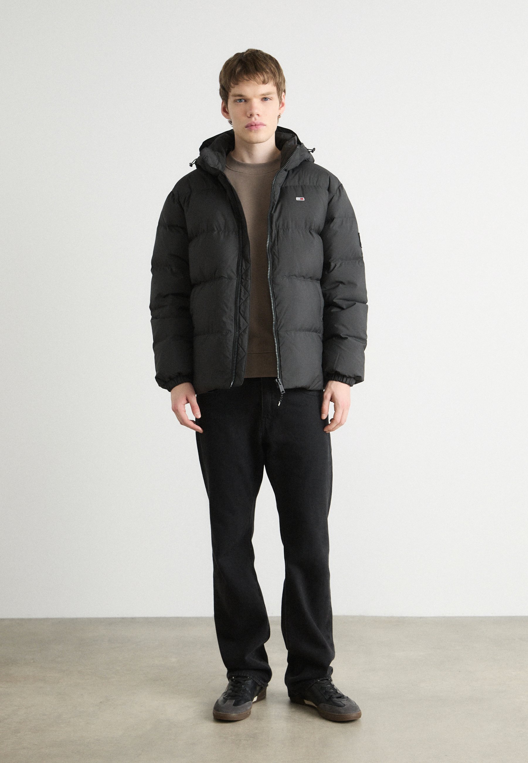 Tommy Jeans ESSENTIAL - Donsjack - zwart