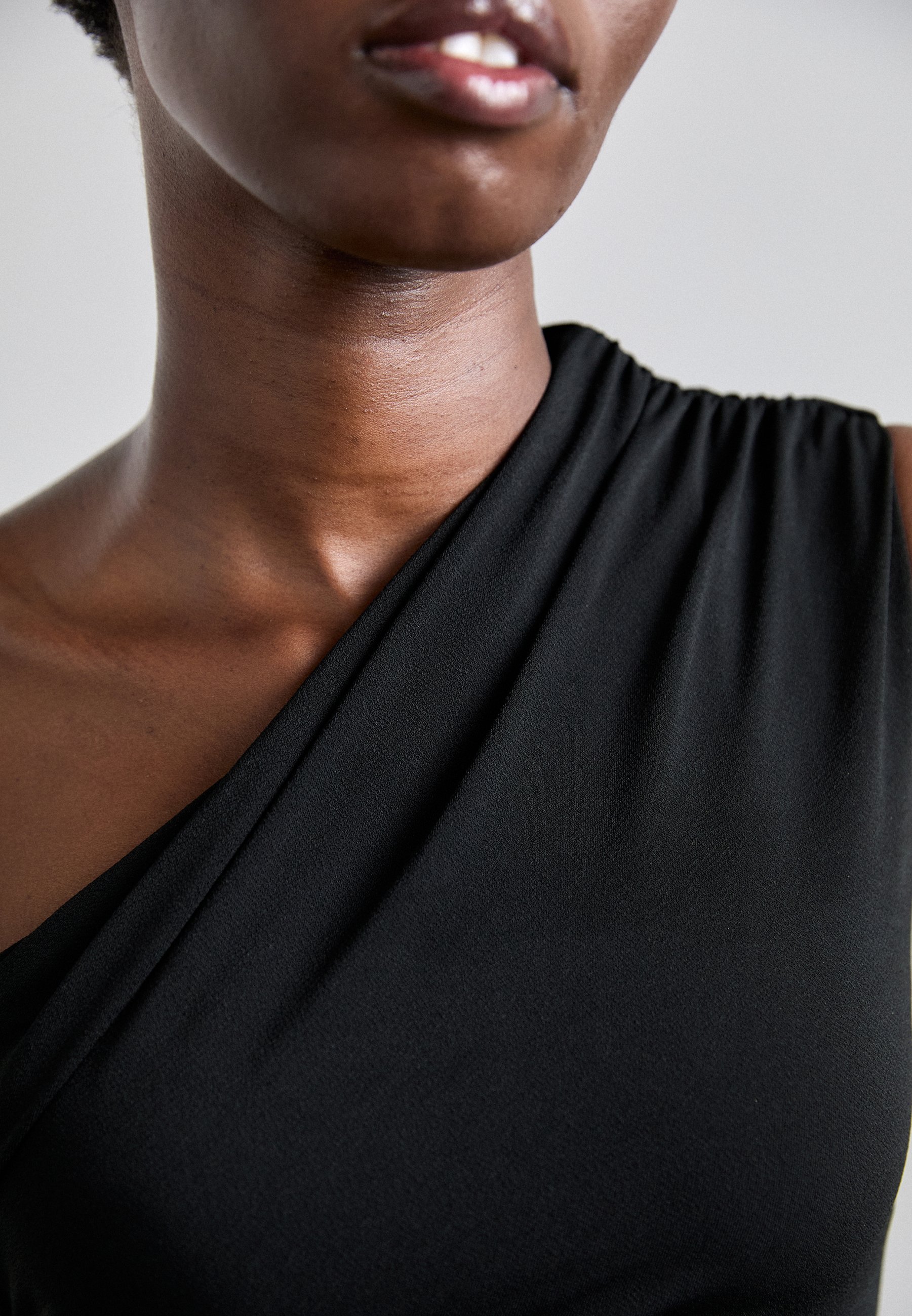 Maje TIBRAD - Print T-shirt - noir
