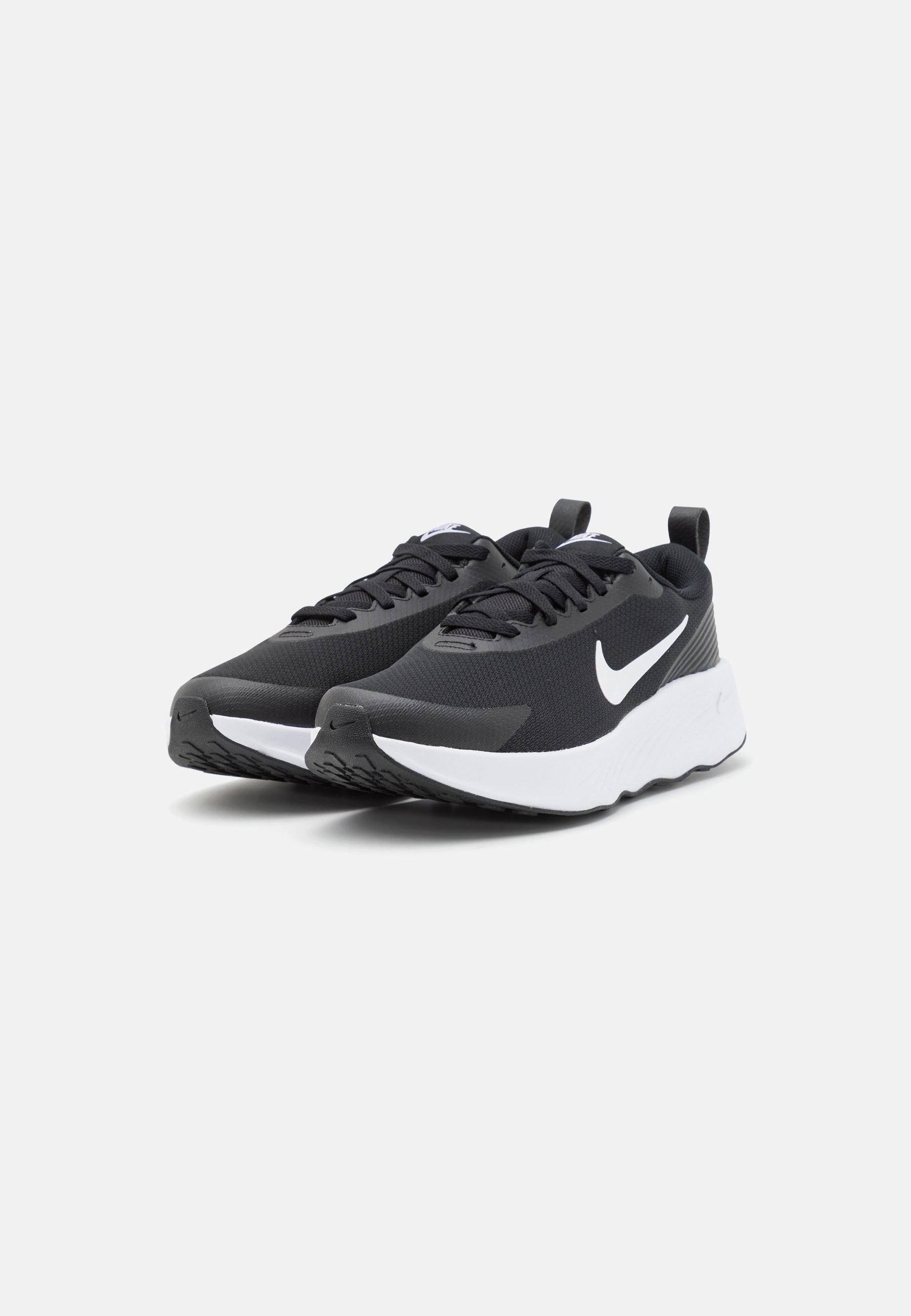 Nike Performance PROMINA - Športni copati - črno/beli