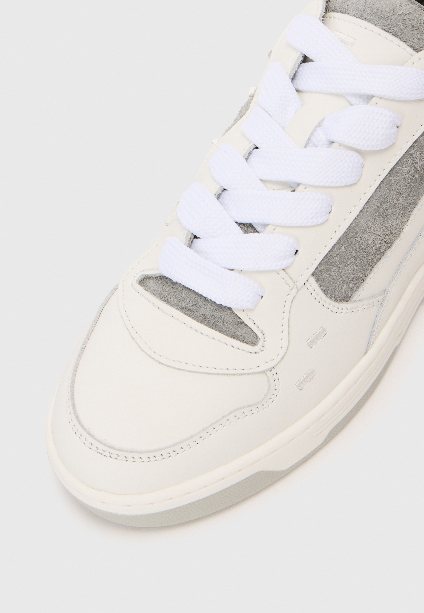 Pièces de remplissage CRUISER TECH FUZZ - Baskets - blanc/gris