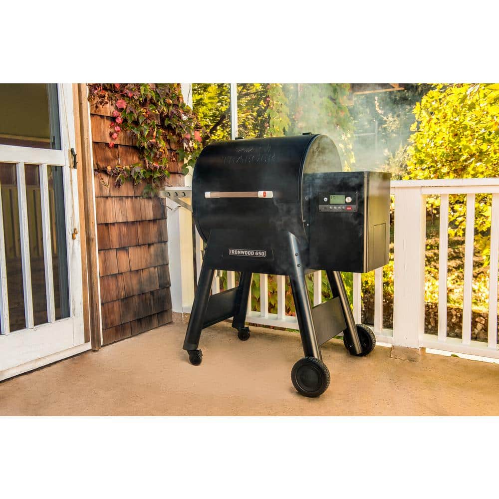 Ironwood 650 Wifi pelletgrill en -smoker in zwart