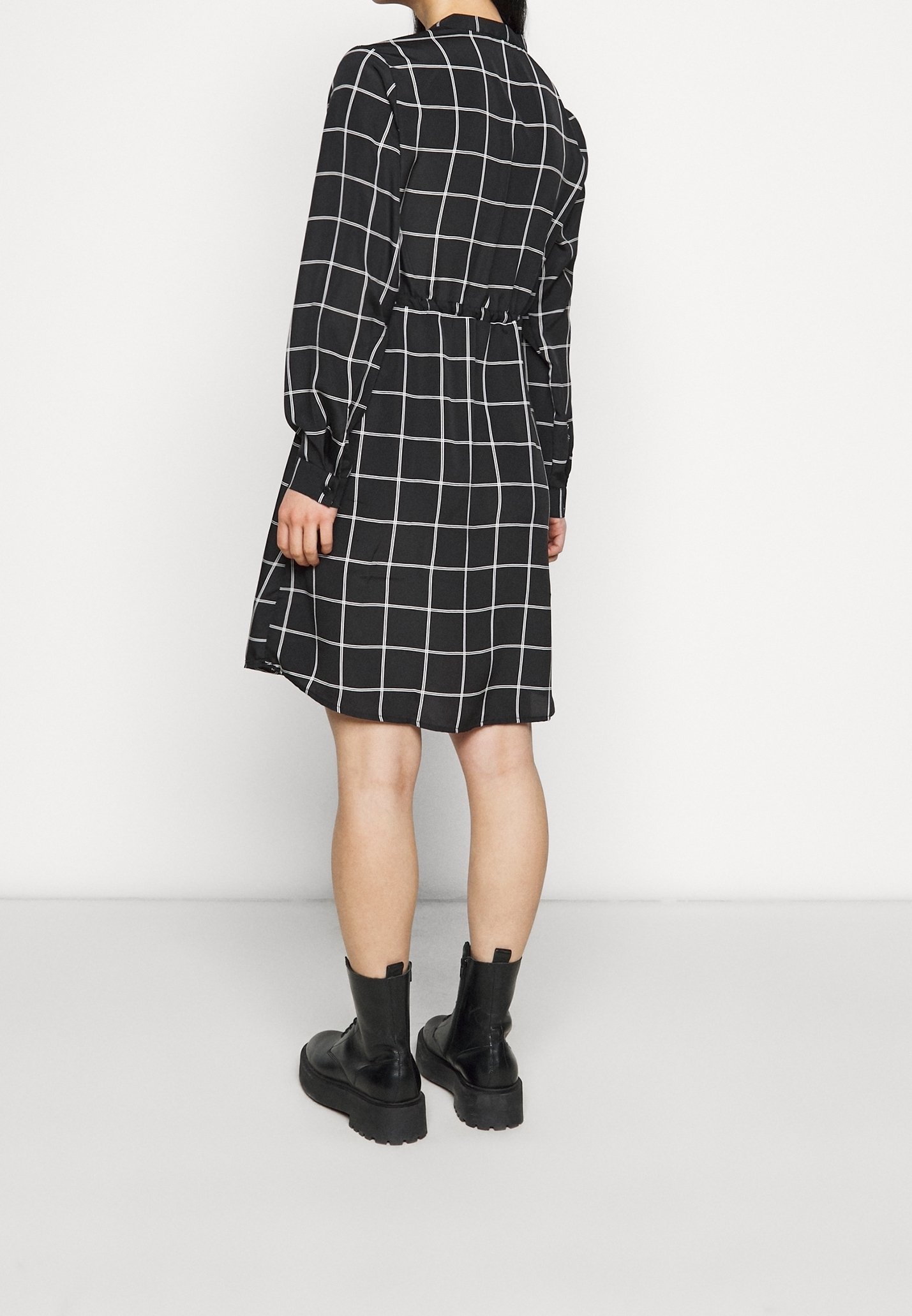ONLY Petite Tageskleid - schwarz