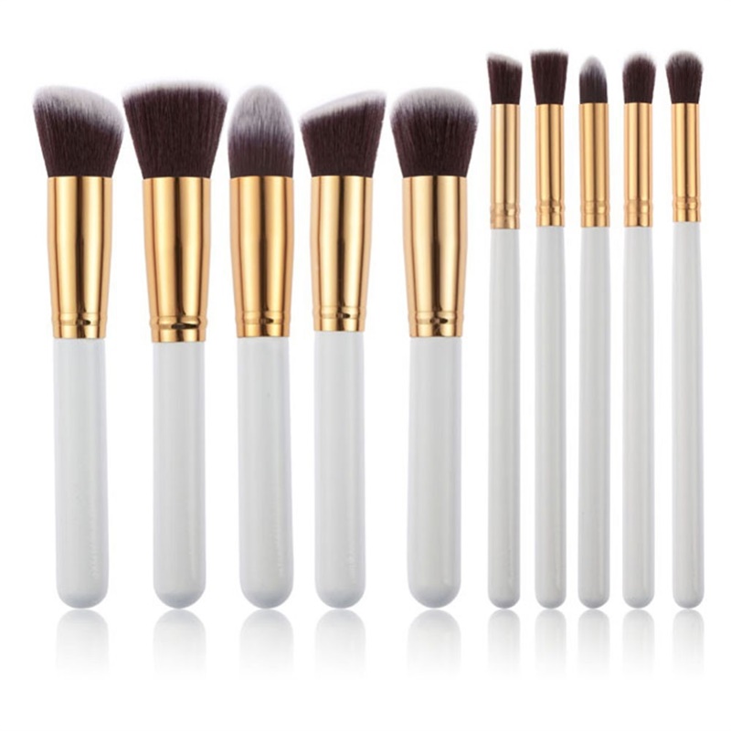 Ensembles de pinceaux de maquillage de luxe pour fond de teint, poudre, blush, fard à paupières, correcteur, lèvres et yeux. Outils de beauté et cosmétiques.