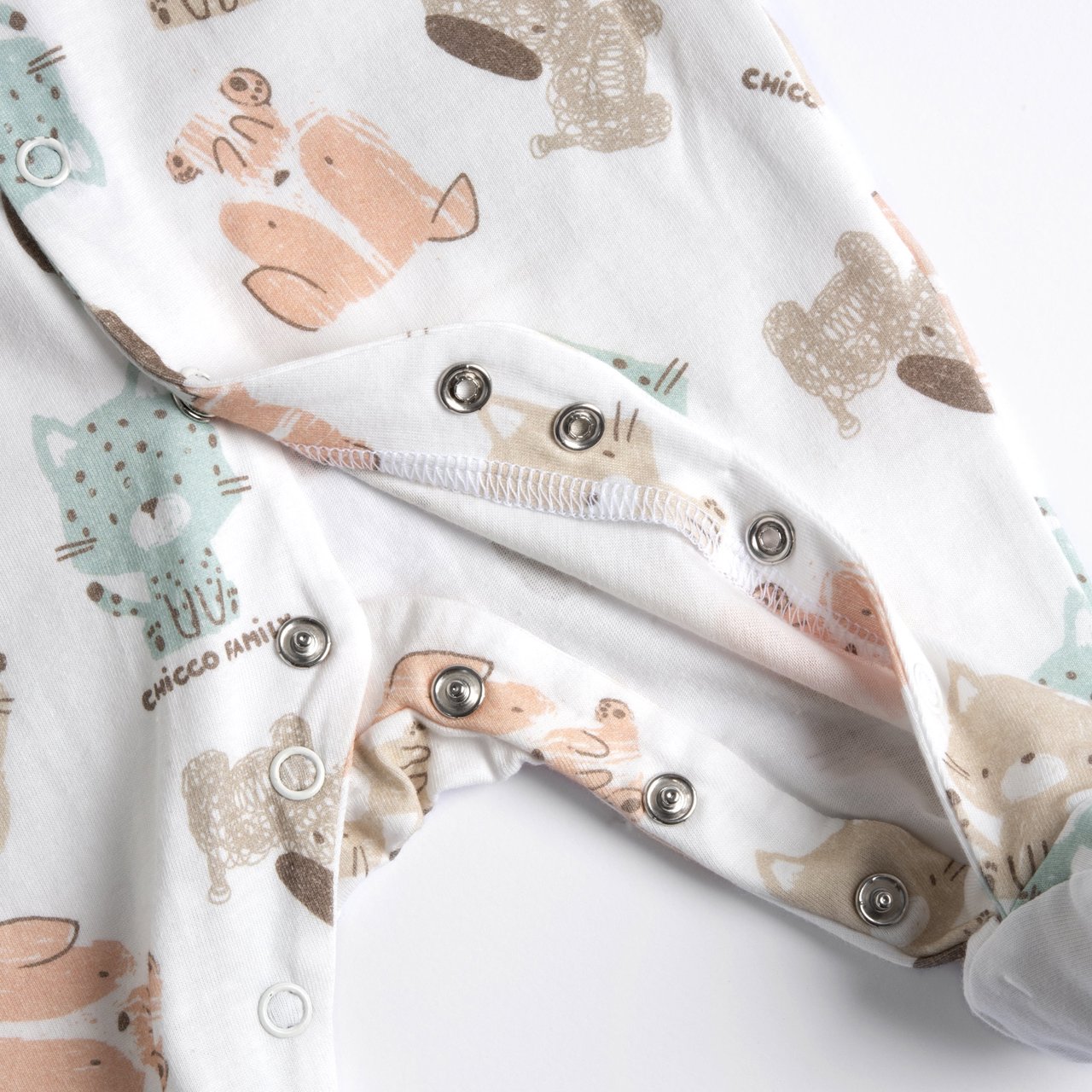Babypyjama met dierenprint, opening aan de voorkant