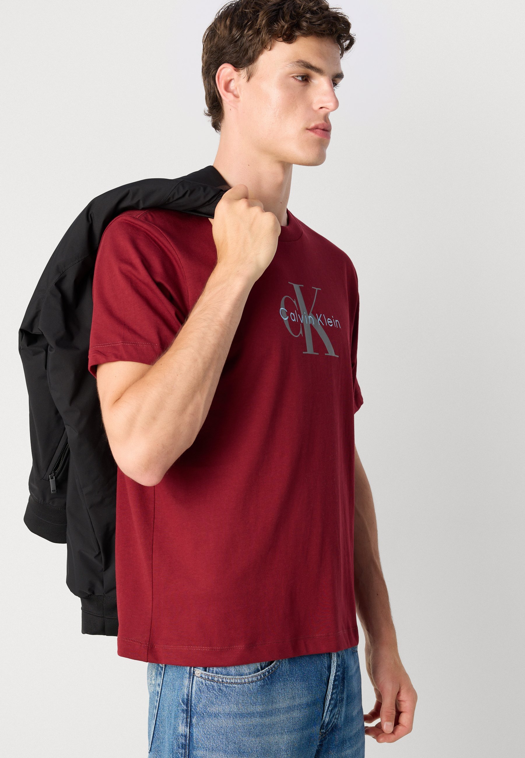 Calvin Klein Jeans HERO MONOLOGO TEE - T-shirt stampata - rosso rinascimentale